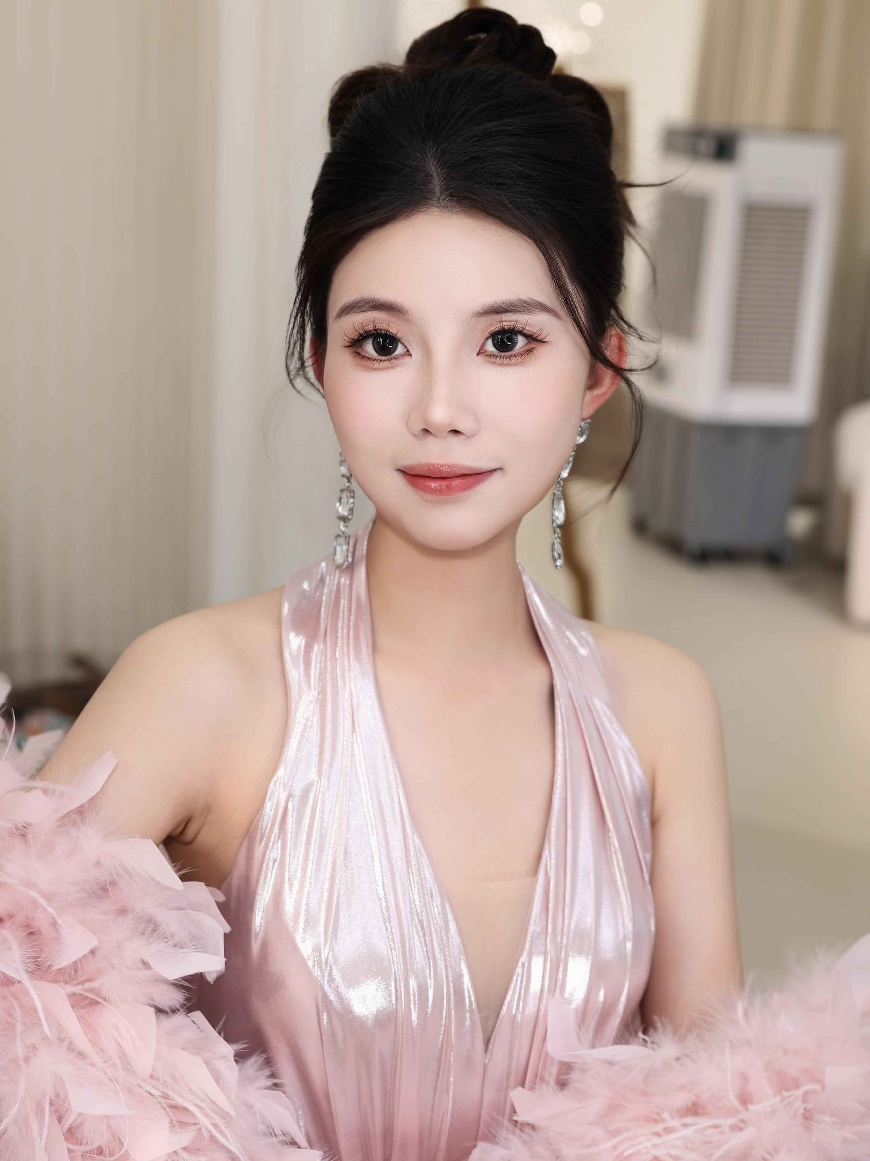 【白芷婚纱】清冷贵气晨袍妆造