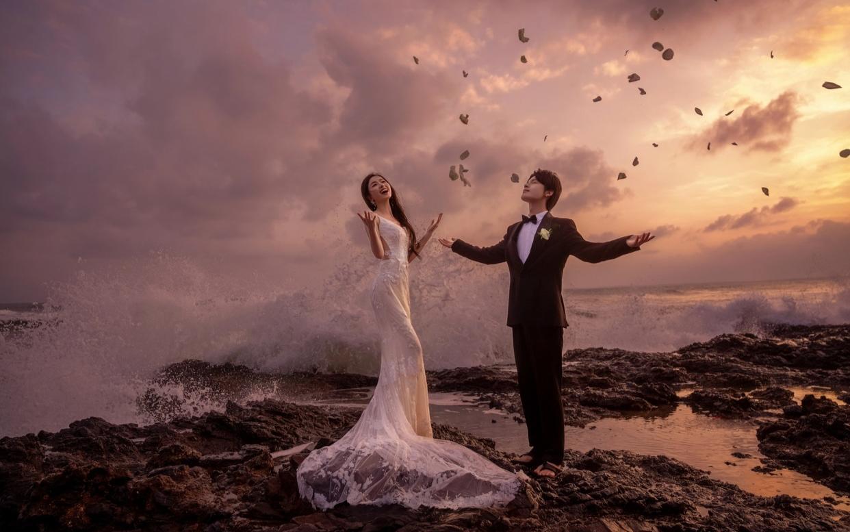 三亚海景礁石婚纱照，纪实幸福感爆棚！