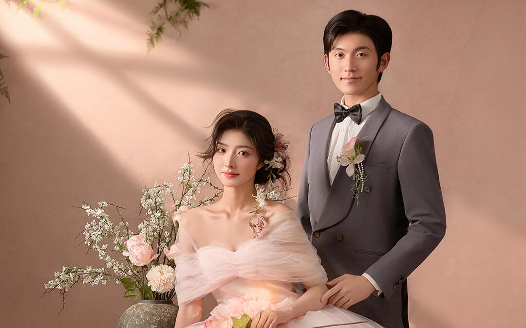 室内森系!婚纱照 定格粉色浪漫爱意