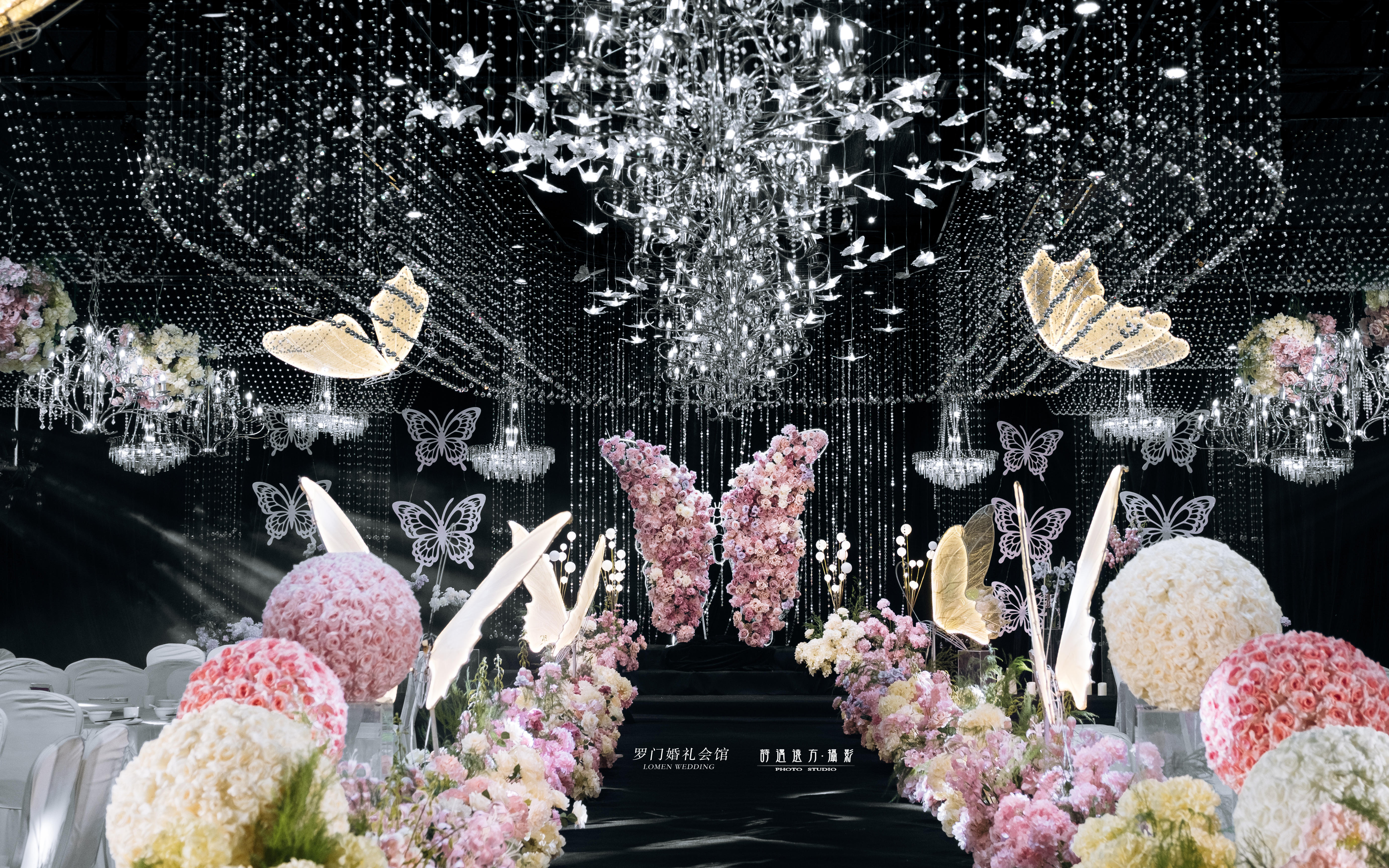 墜入浪漫的粉色蝴蝶夢 置身于童話世界