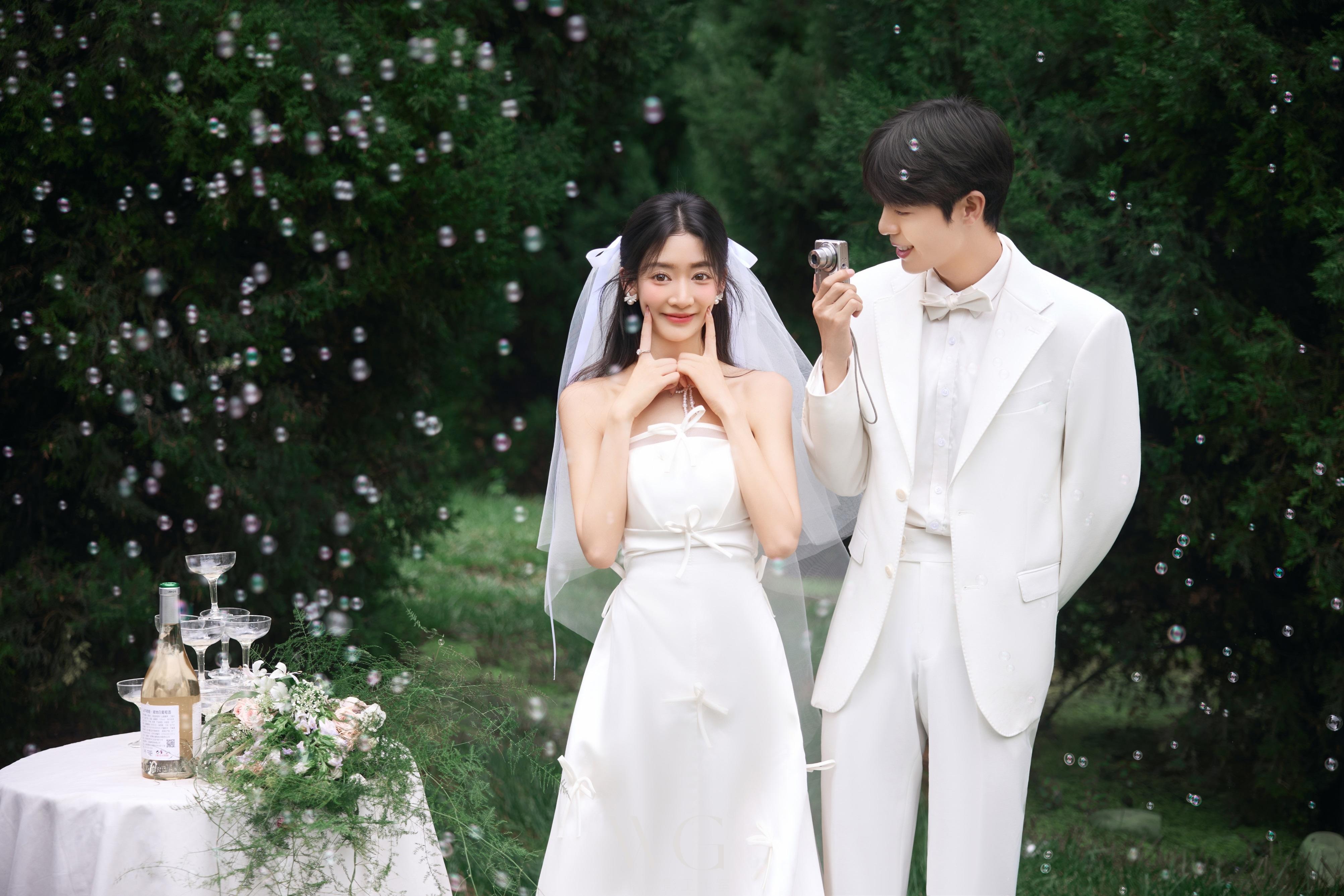 草坪婚礼婚纱照🌿把自然变成仪式感殿堂