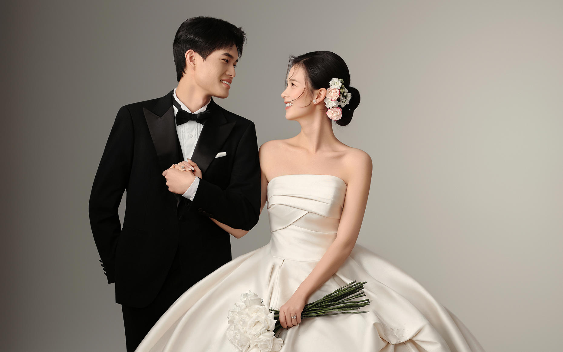 可以反復心動的極簡婚紗照??溫柔到骨子里了