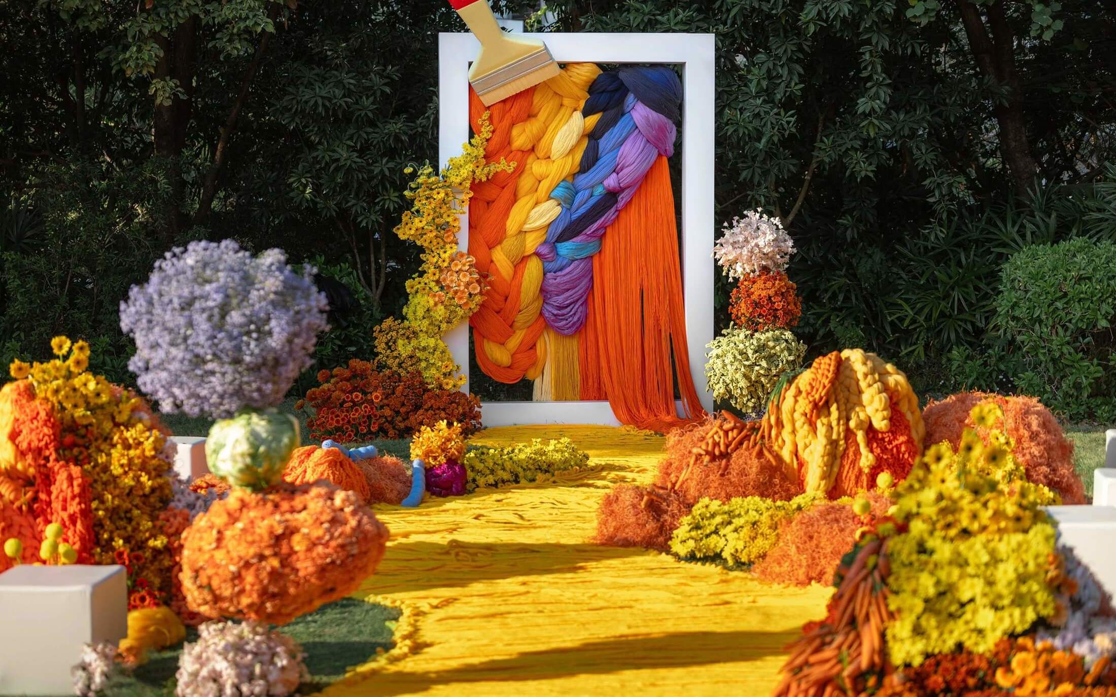 暖橙铺陈，爱在静谧中盛放