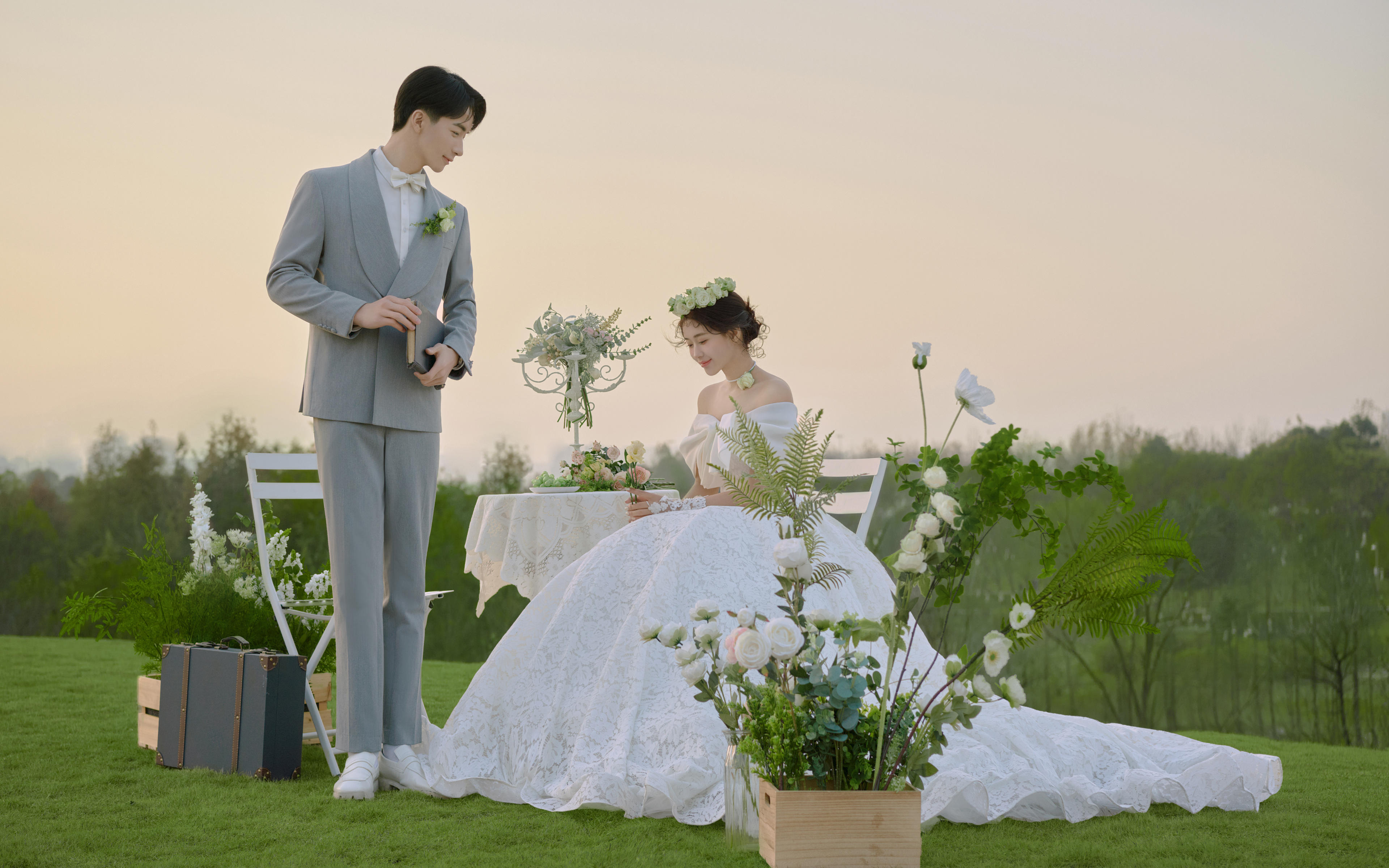 心動(dòng)之選｜精靈主題草坪婚紗照 打造專屬的奇妙仙境