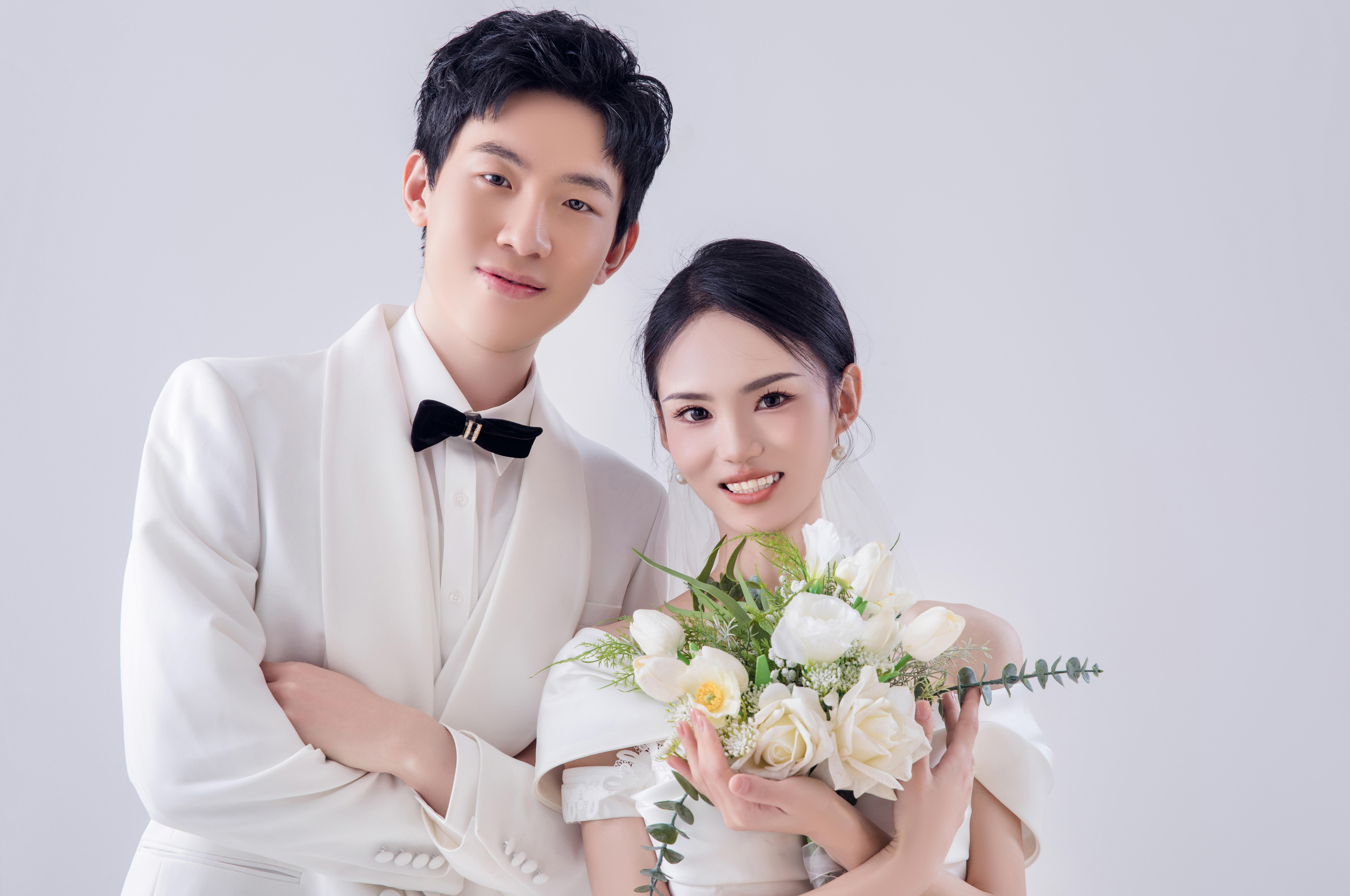 韓式極簡(jiǎn)風(fēng)婚紗照