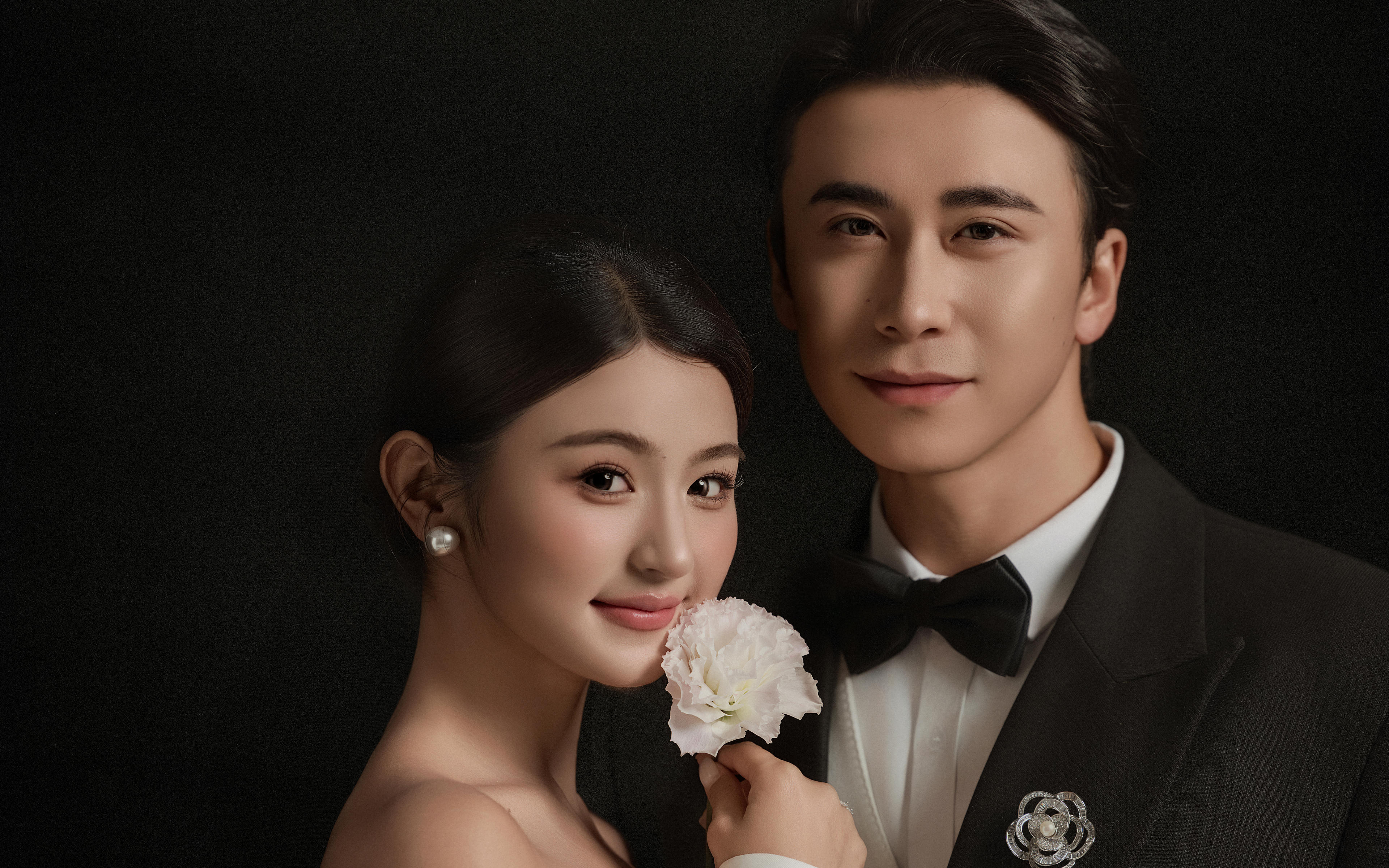 沒(méi)聽(tīng)勸??拍了組黑色背景婚紗照高級(jí)炸了