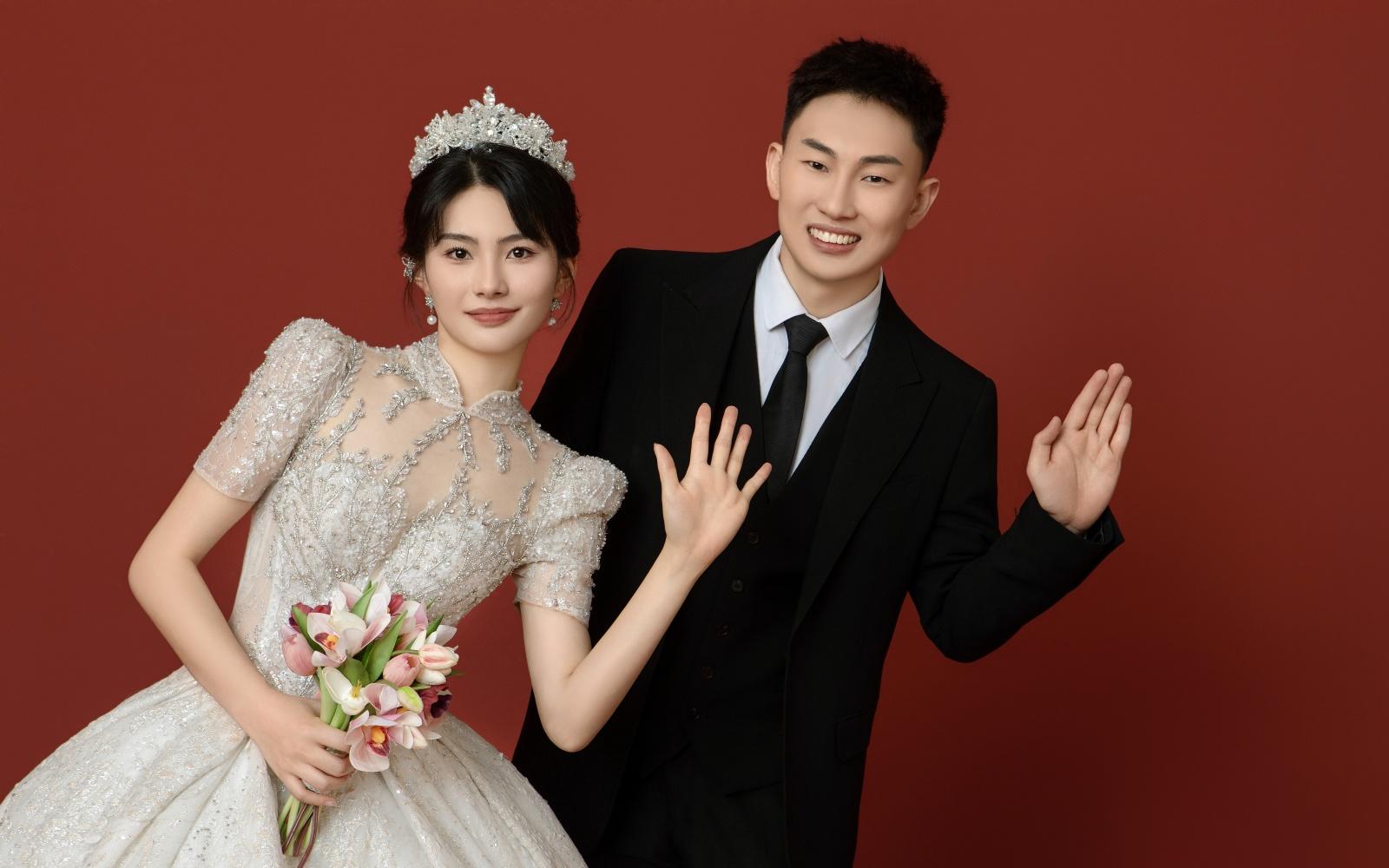 劉先生??張女士