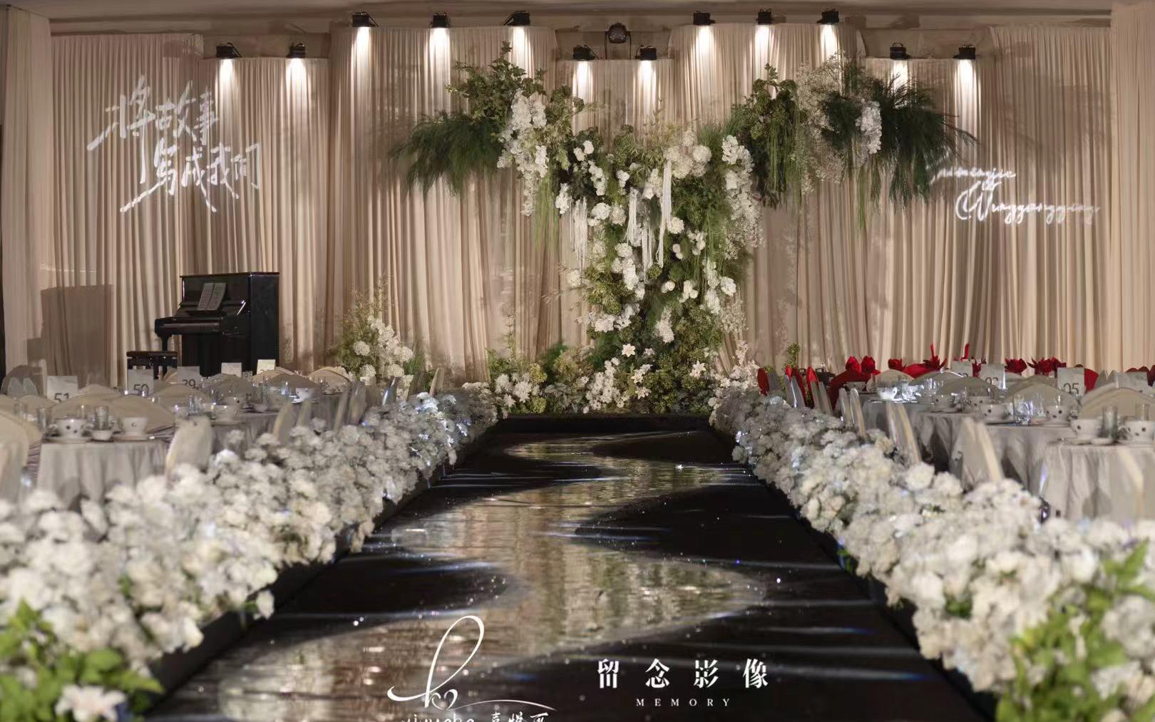 溫柔到骨子里的香檳布?；槎Y