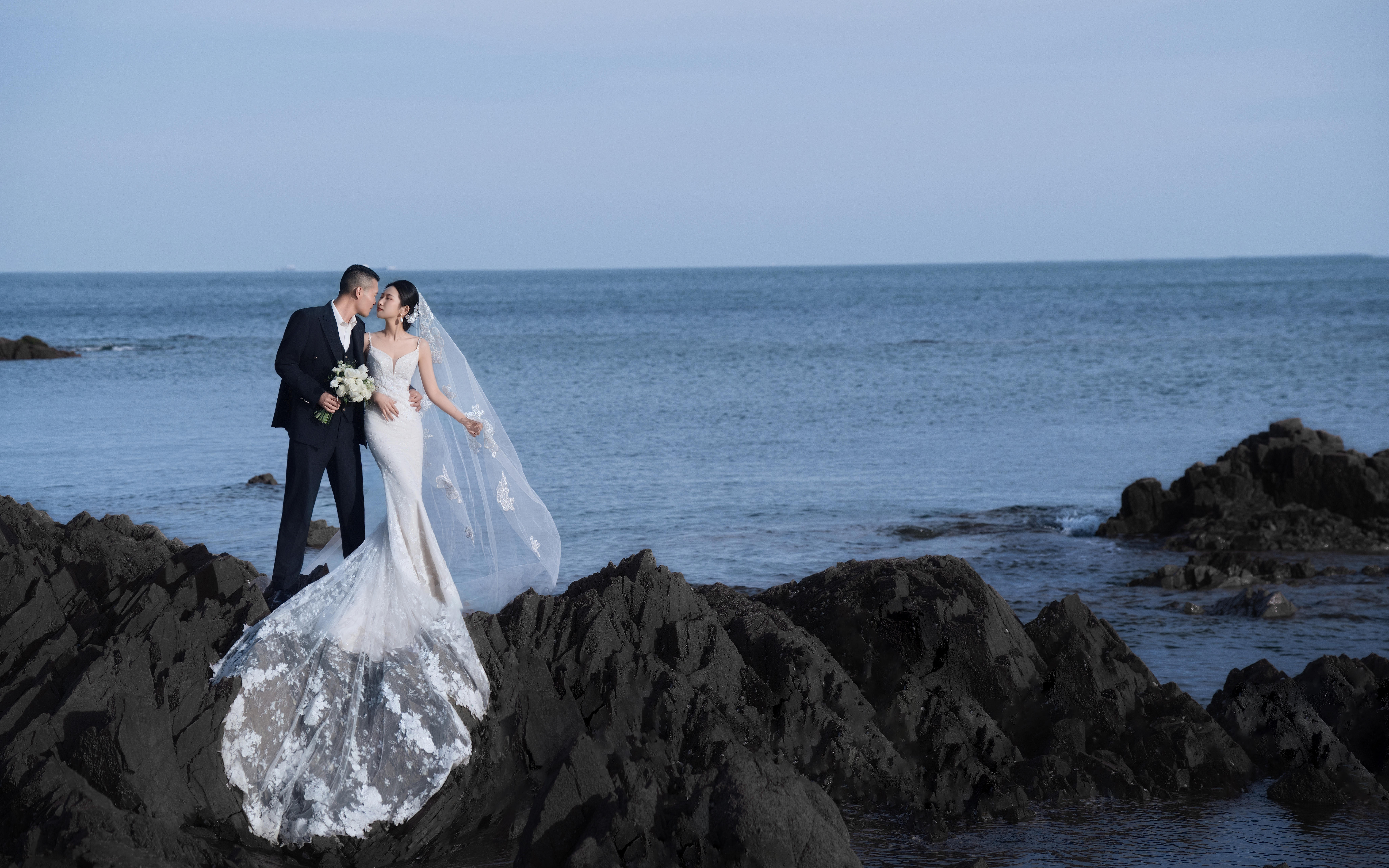 王柳夫妇/海边礁石