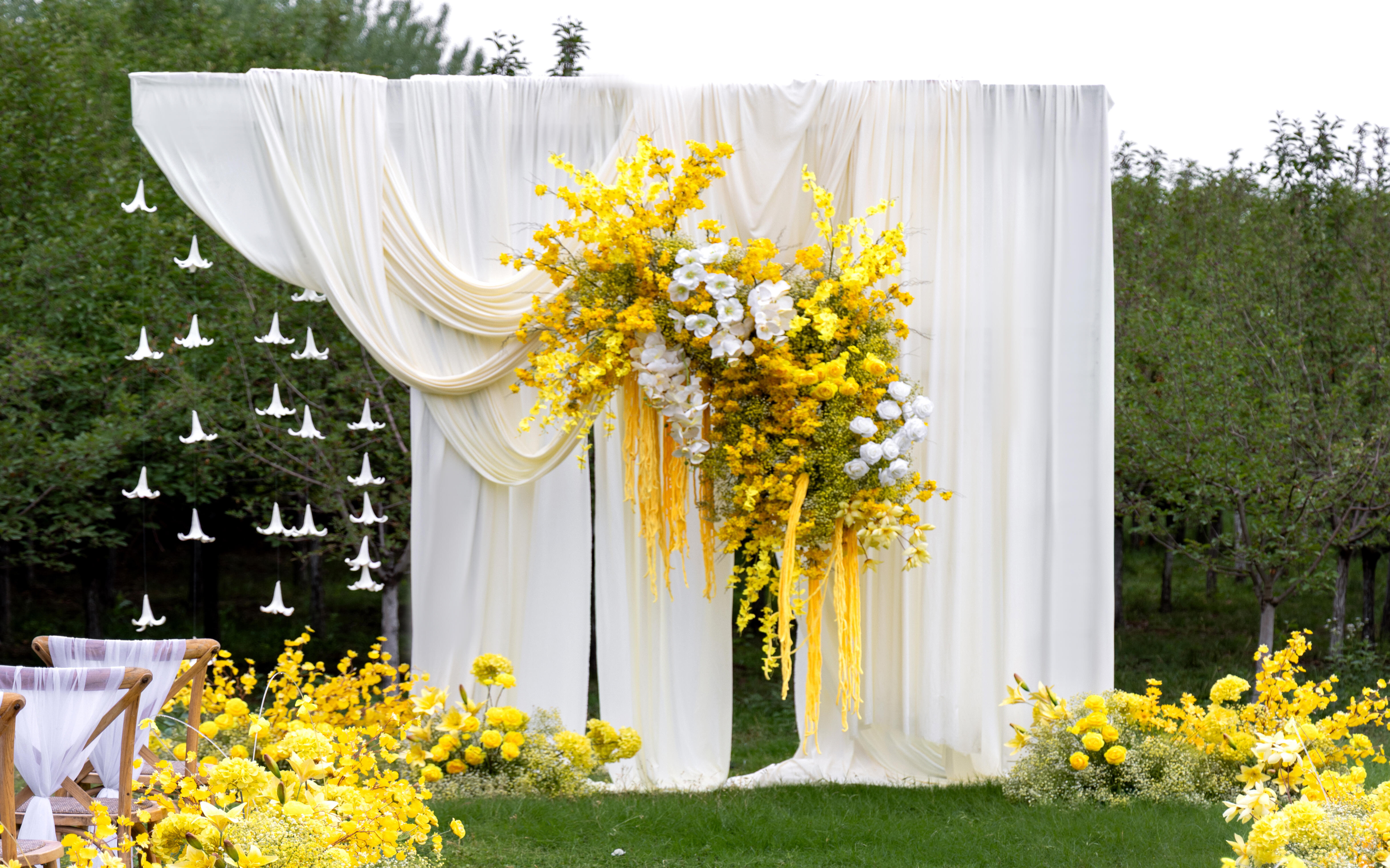 MEMO美慕|檸檬黃戶外草坪婚禮