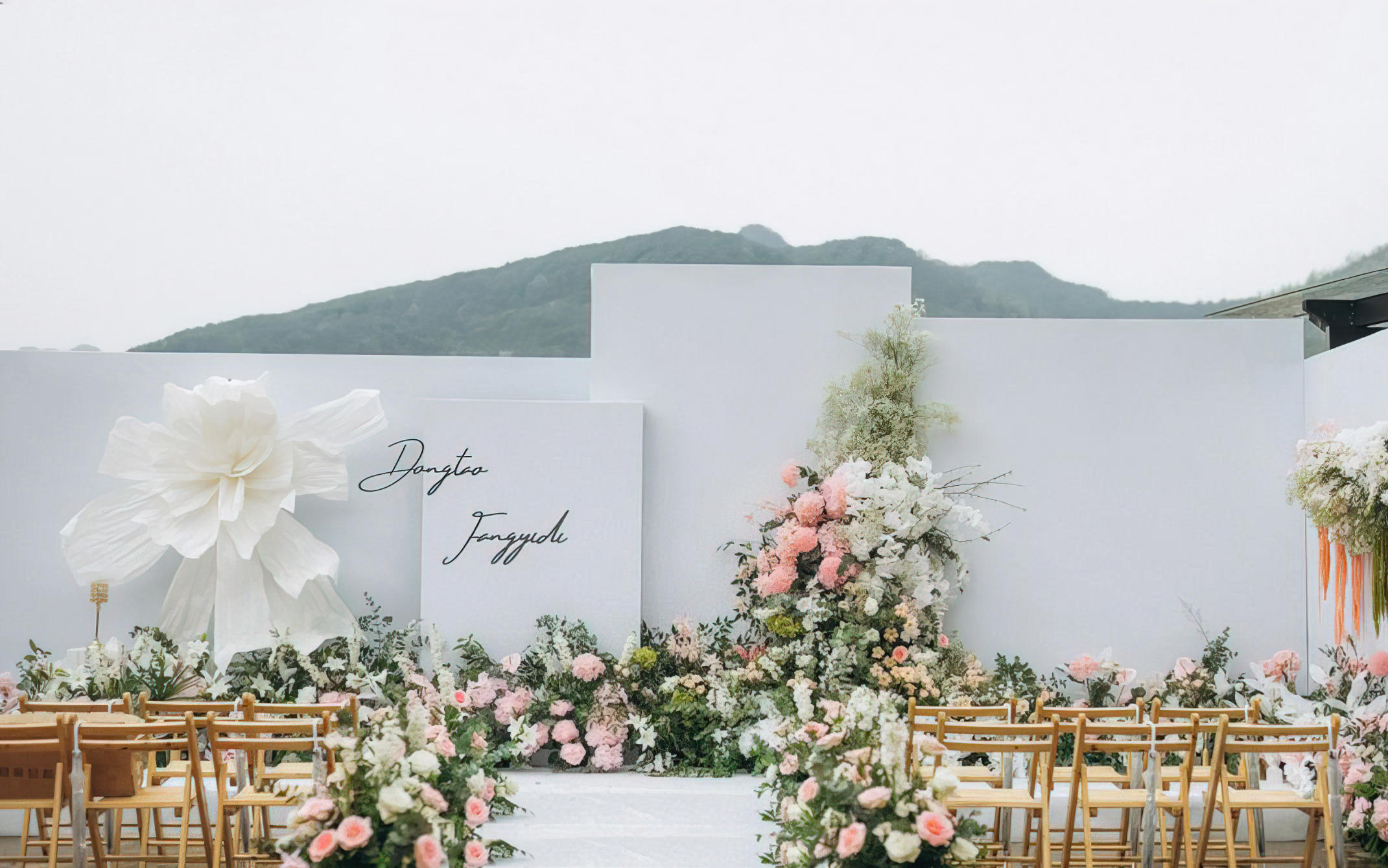 【好萊塢婚禮】鄉(xiāng)野風(fēng)里，山巒為證的婚禮