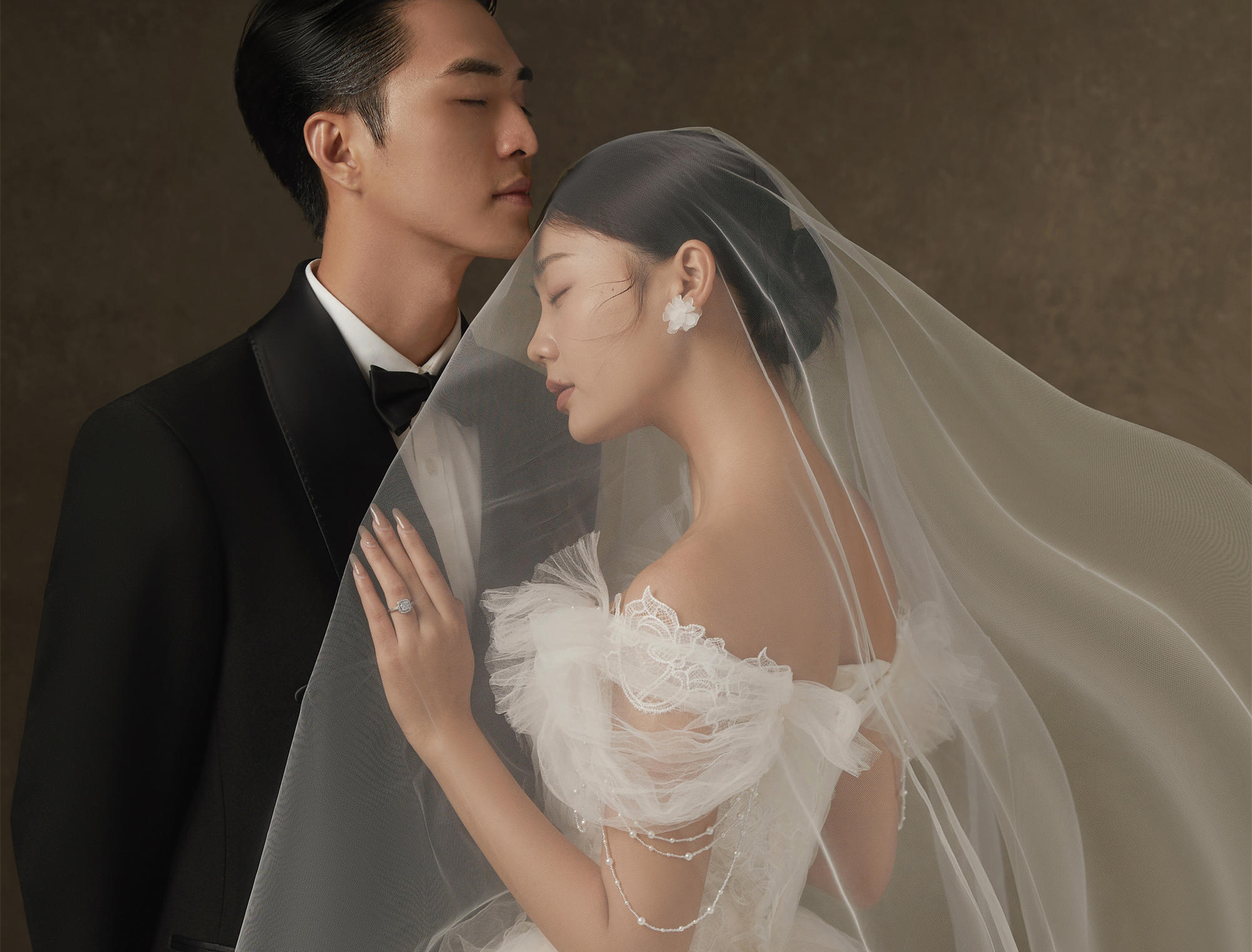 替大家试过了！油画婚纱照确实美得离谱！