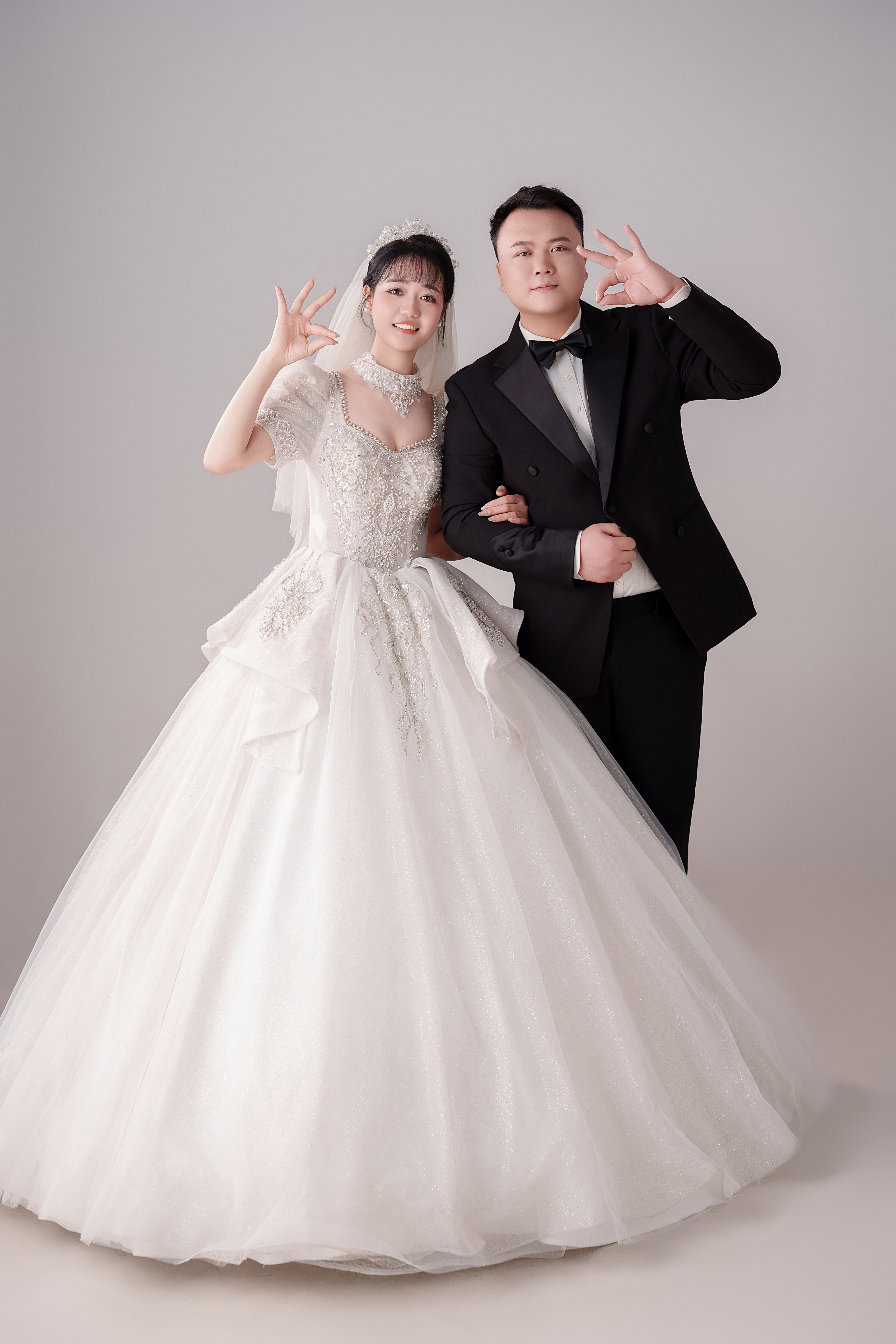 （热门套餐）婚纱照内外景结合款3699