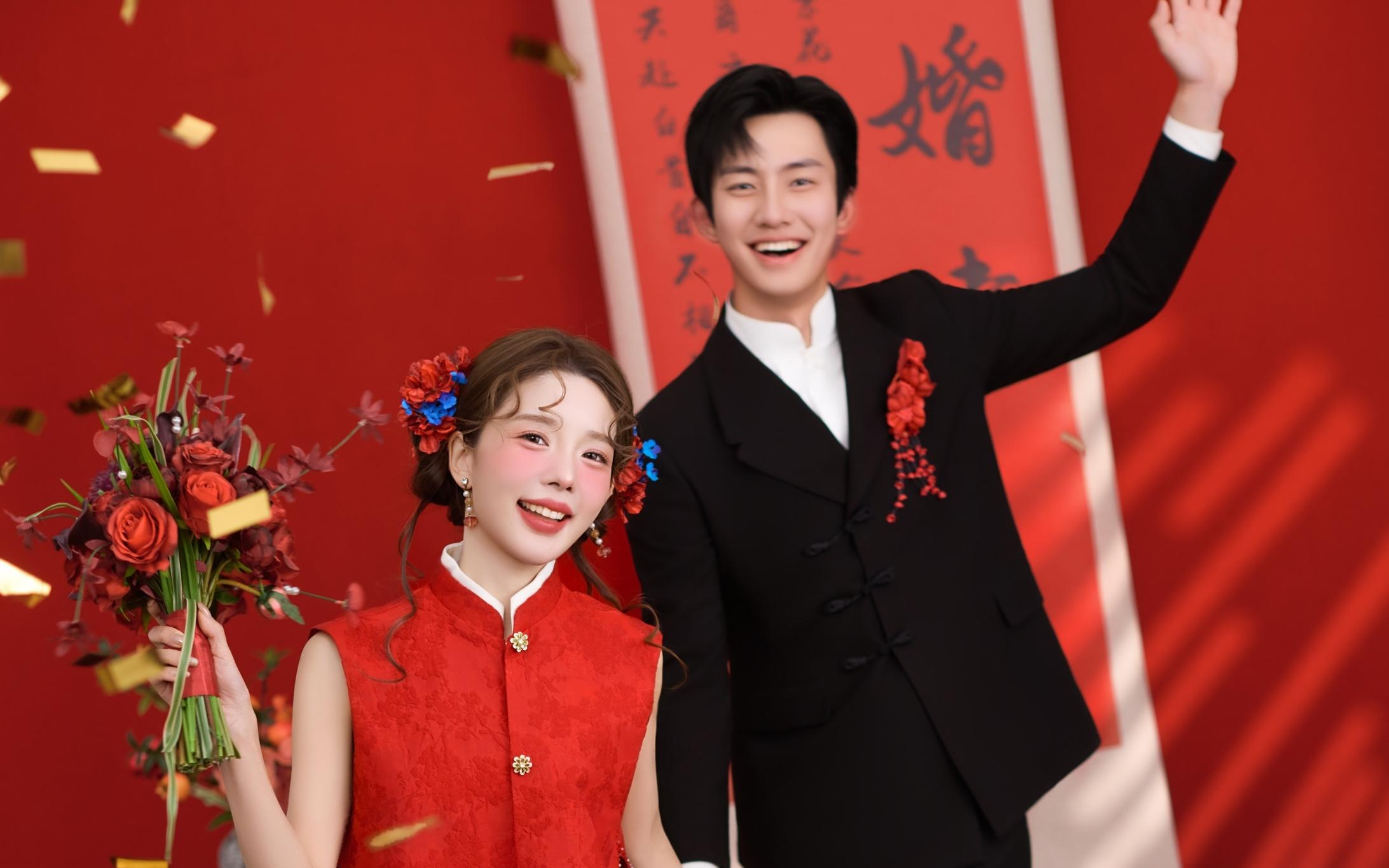 听老婆话会发达🤣 | 活人感新中式婚纱照