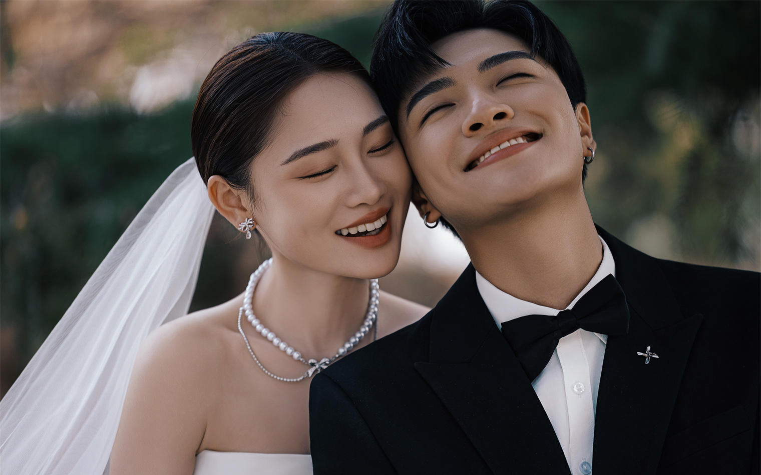 韩式简约风外景婚纱照