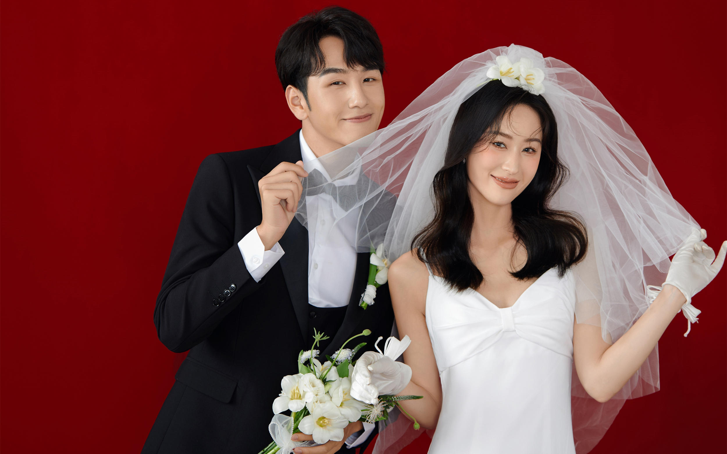 们结婚啦！红底喜嫁婚纱照被全家猛夸❤