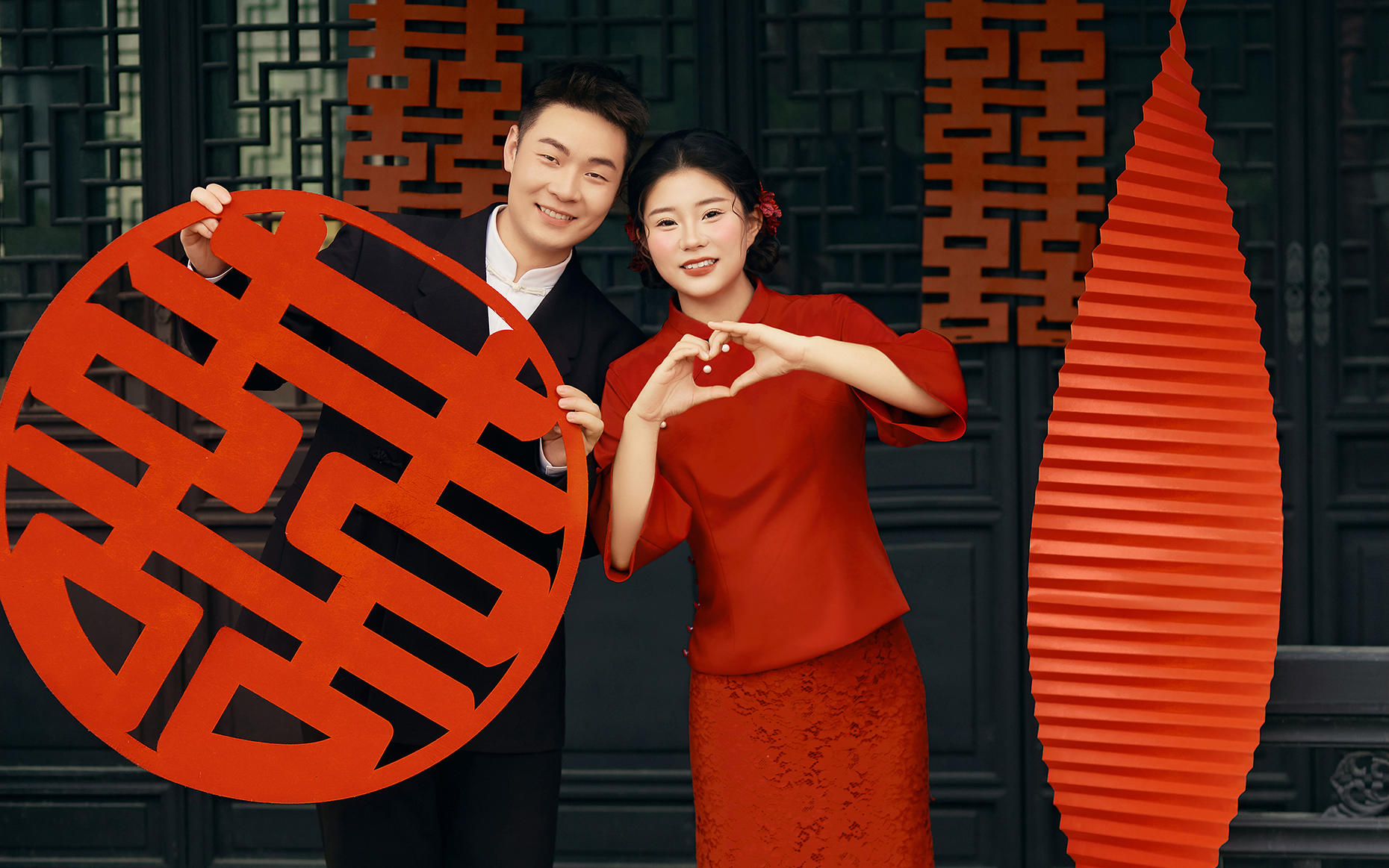 00后審美覺醒?婚紗照就拍中國紅新中式喜嫁