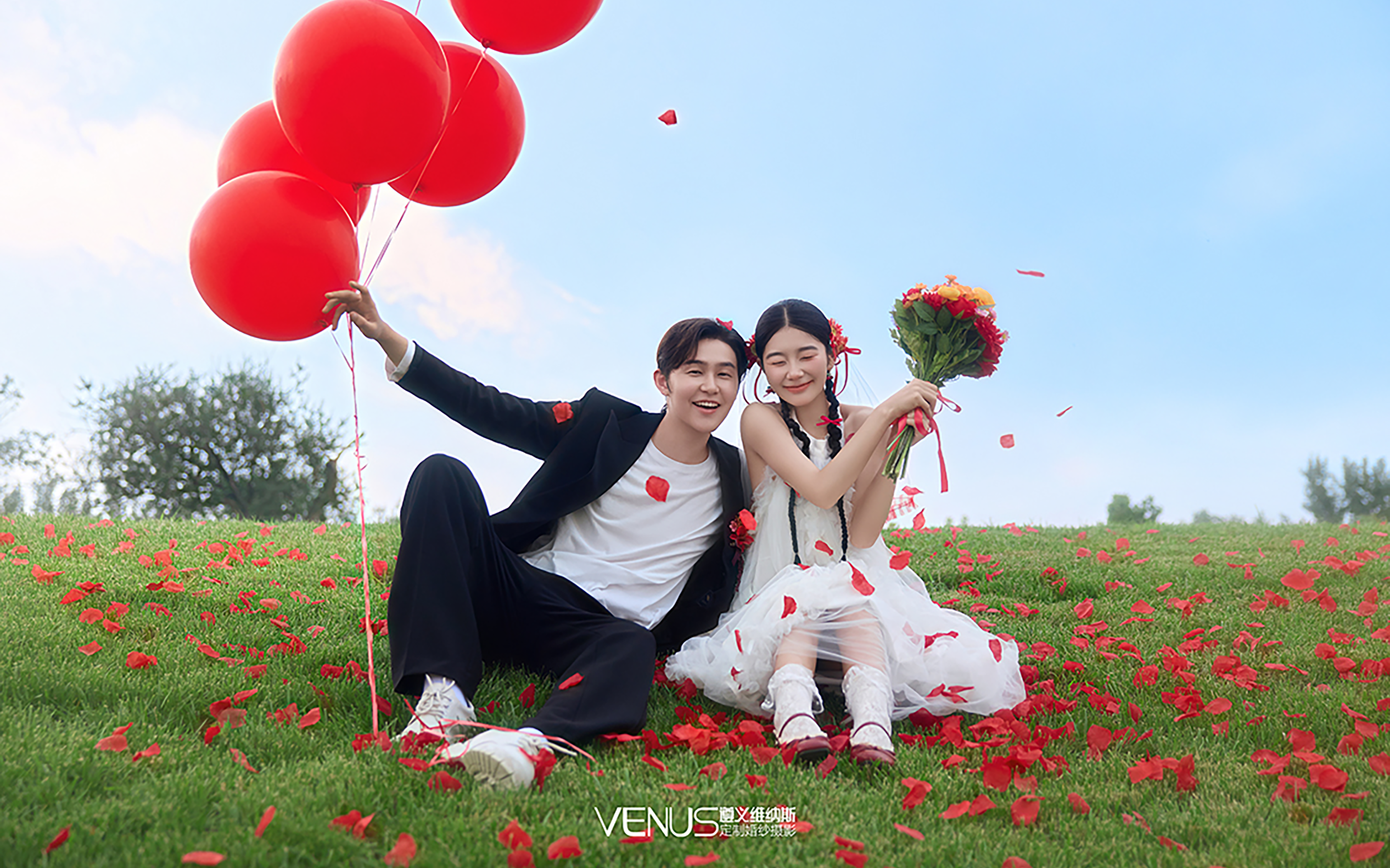 幸福感爆棚的草坪喜嫁婚纱照💖确定不拍嘛