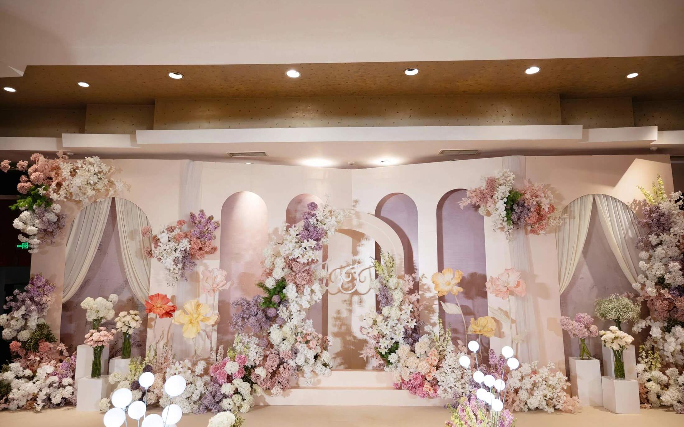 粉紫色花园主题婚礼