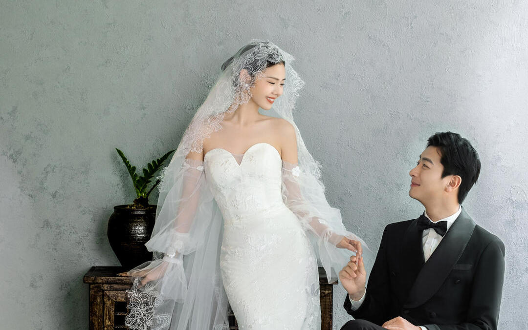 我也不想心动啊😭可它是法式复古婚纱照诶