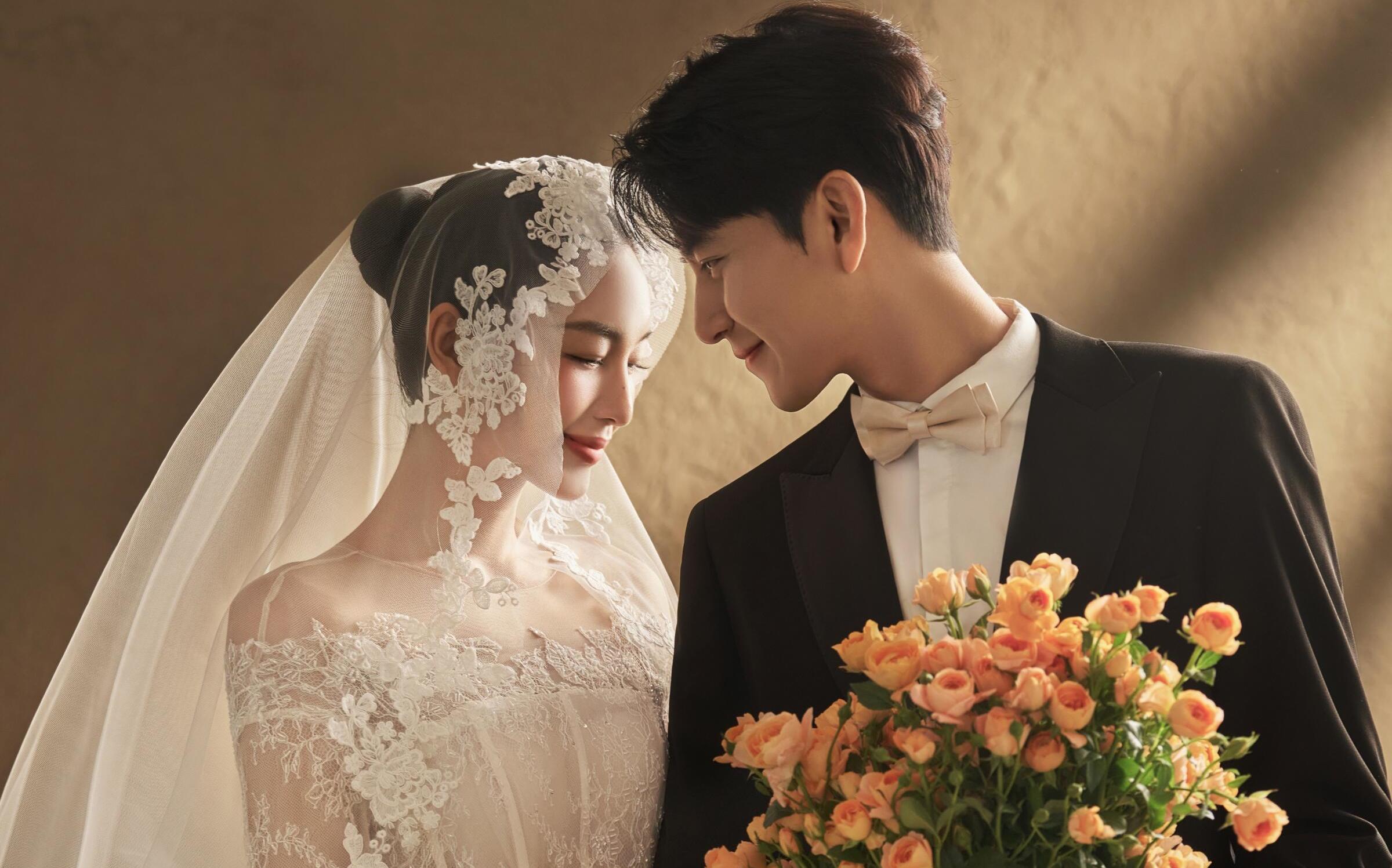 成片出炉 这组复古油画婚纱照 直接美出圈