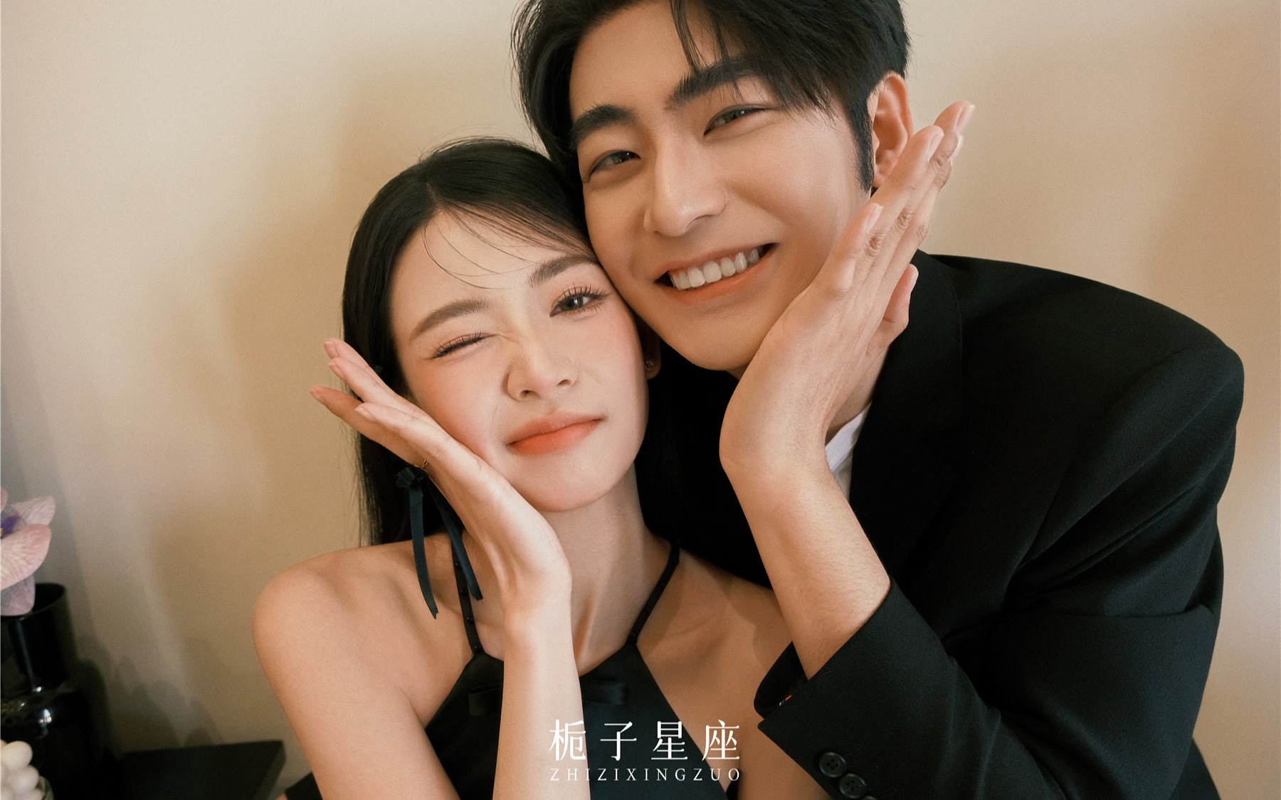 室内轻复古婚纱照｜谁说黑纱不能甜度爆表🖤✨