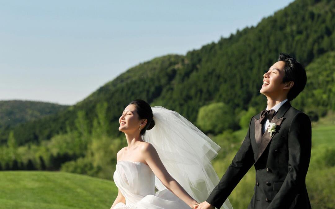 草坪婚纱照