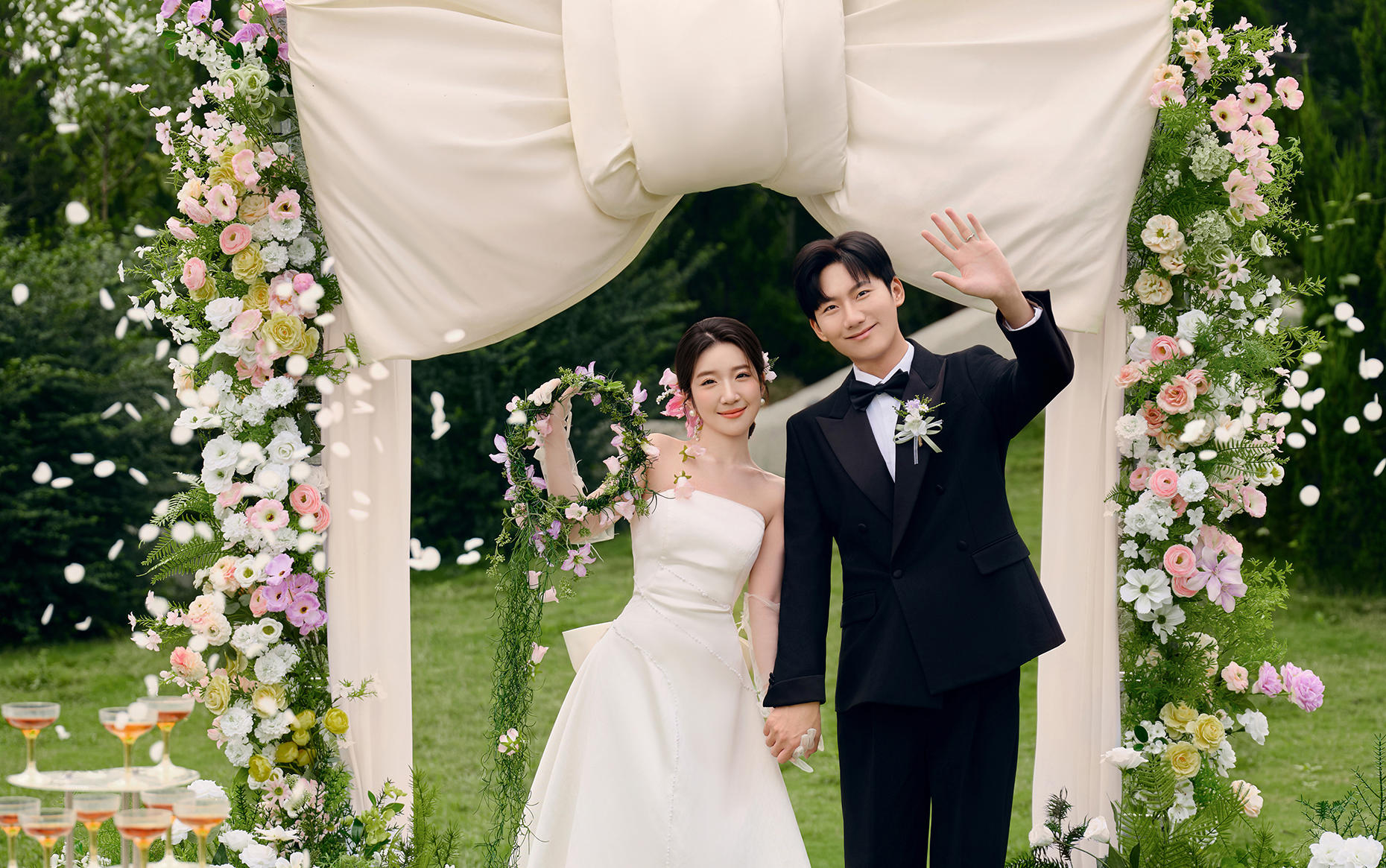 甜美滿分??我的蝴蝶結(jié)婚紗照，閨蜜追著夸！