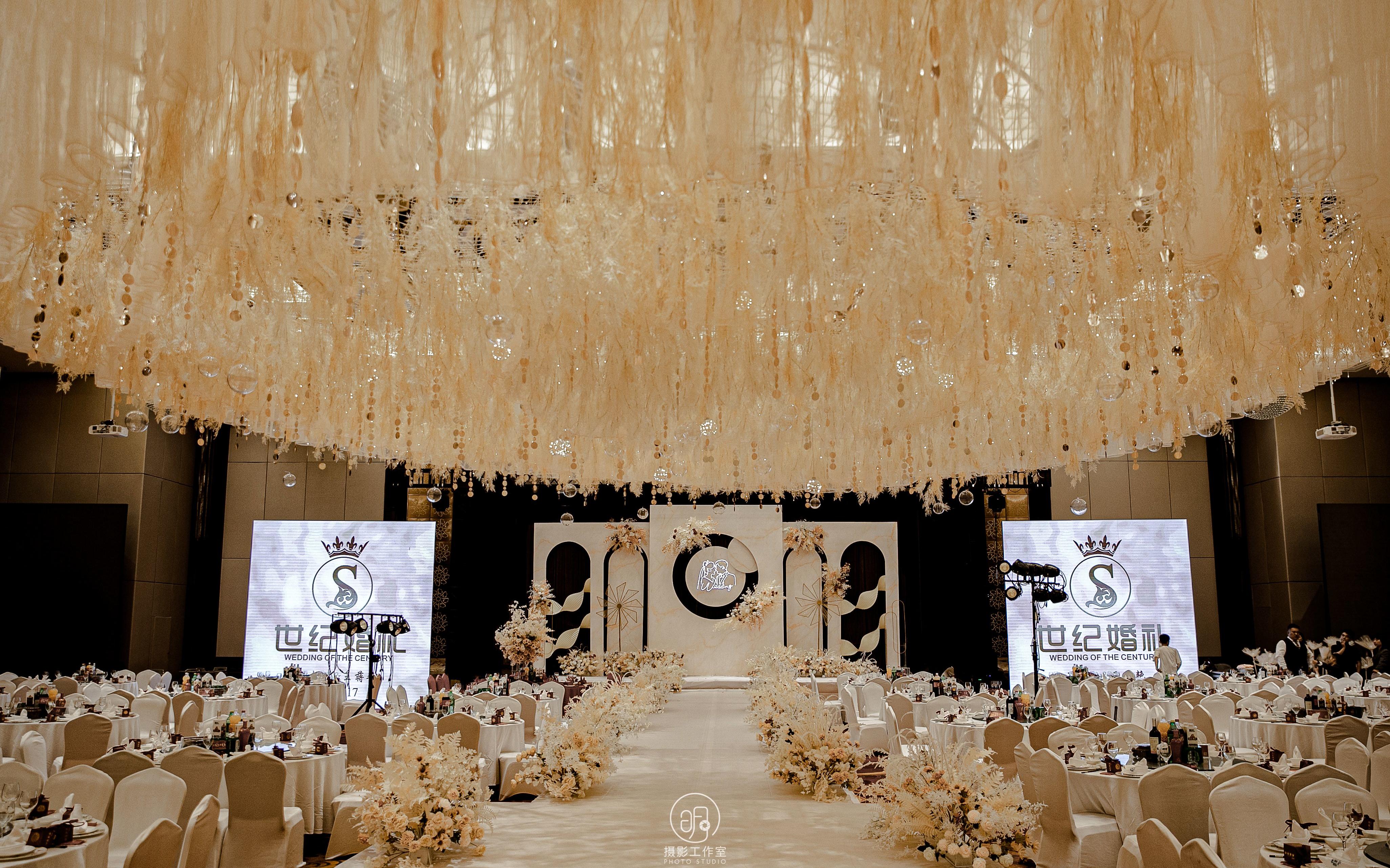 【世纪婚礼定制】唯美香槟金婚礼/8X8大吊顶
