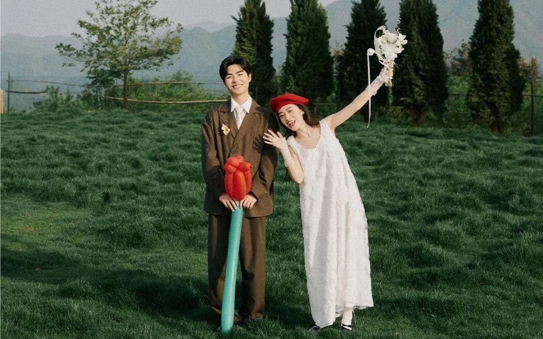 无法拒绝的草坪婚纱照l妥妥的少女感