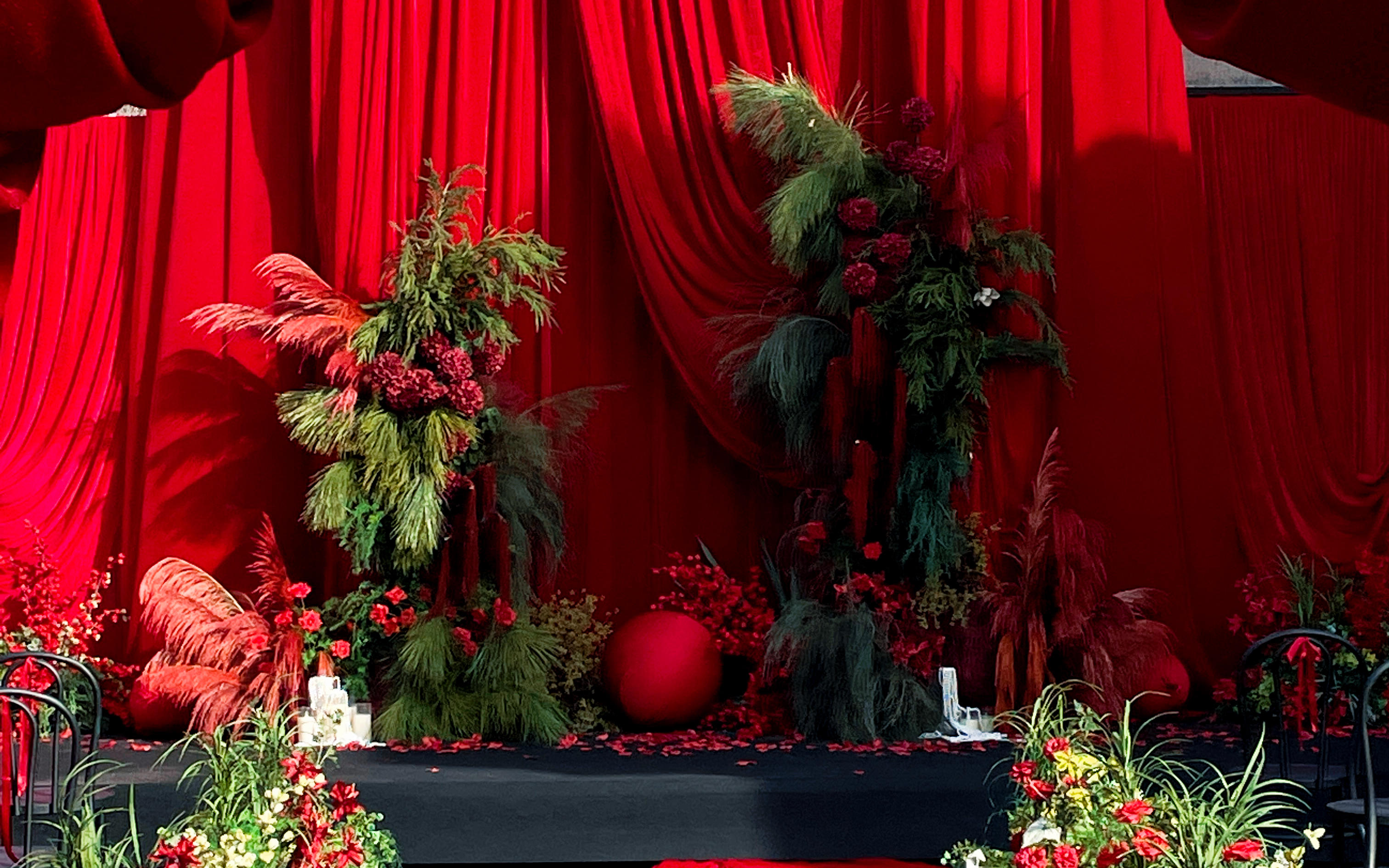 洗馬紅綠黑色庭院婚禮