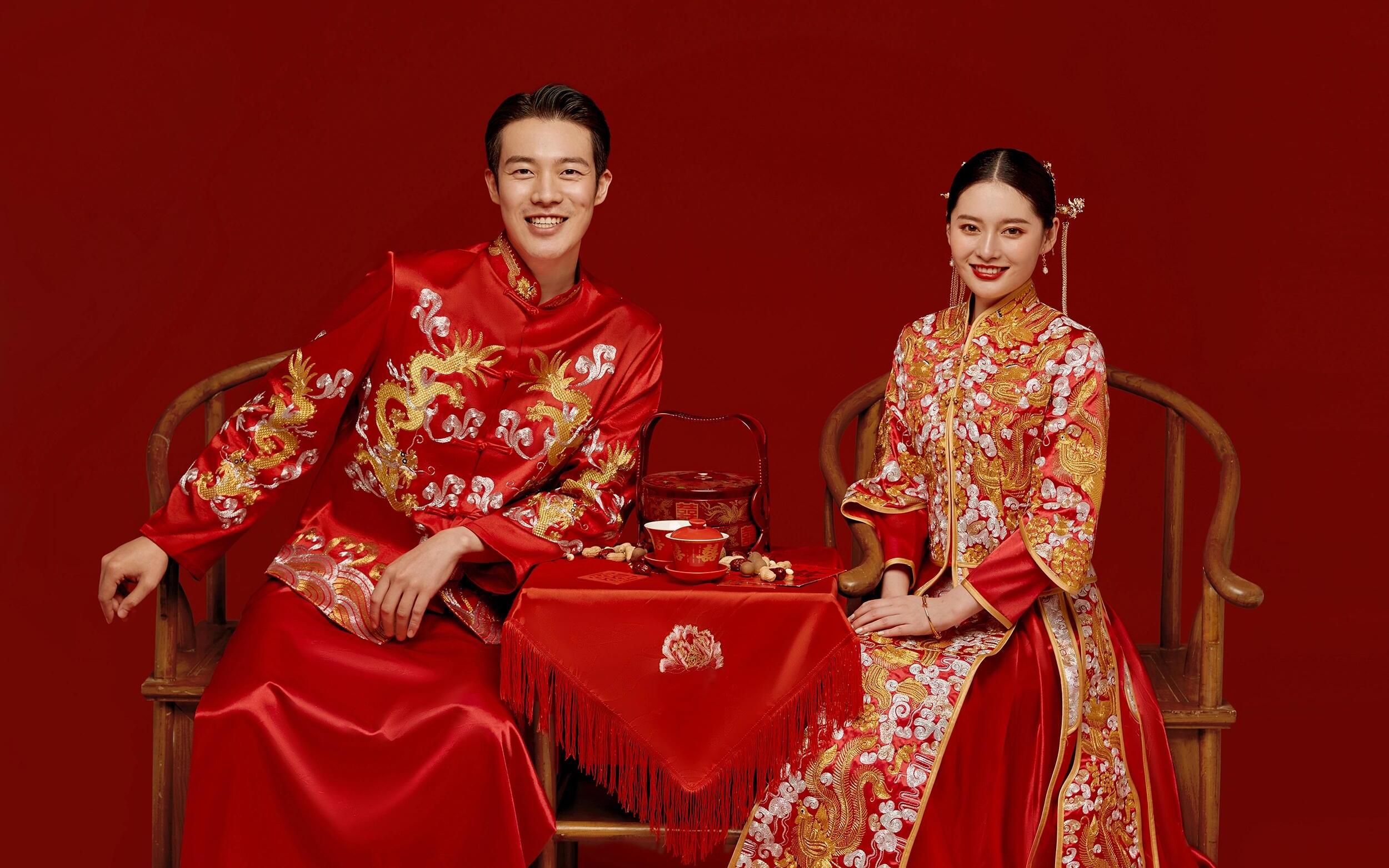 不愧是国风~2026开年喜庆爆火的秀禾婚纱照