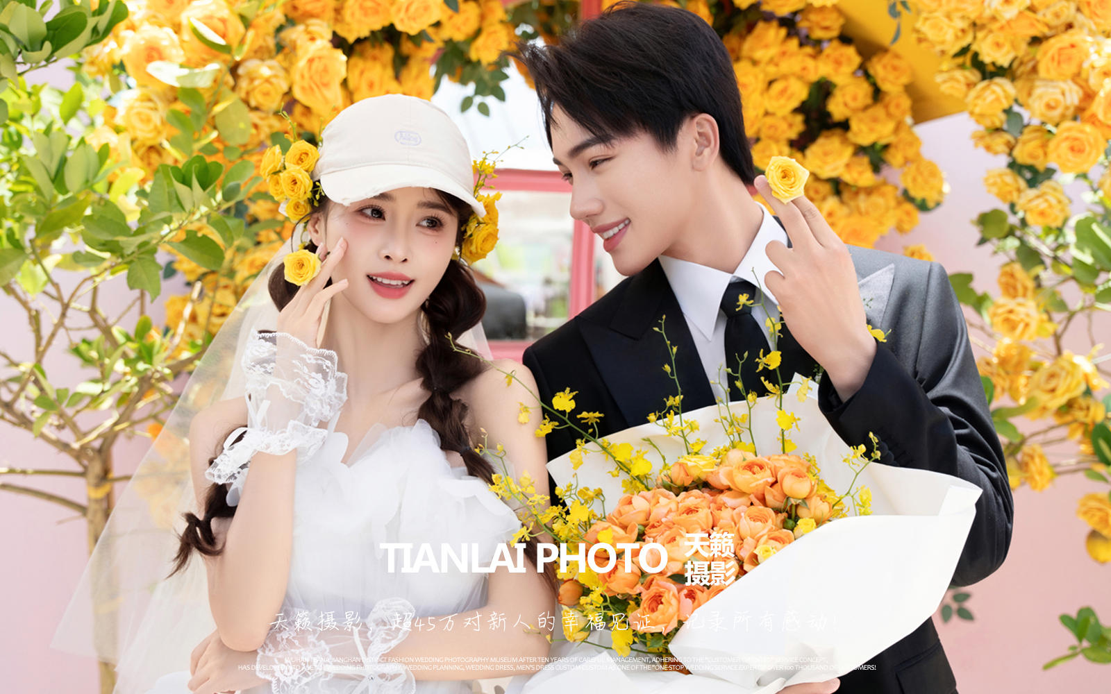 闯进黄玫瑰的世界。夏日文艺感明媚的花海婚纱照
