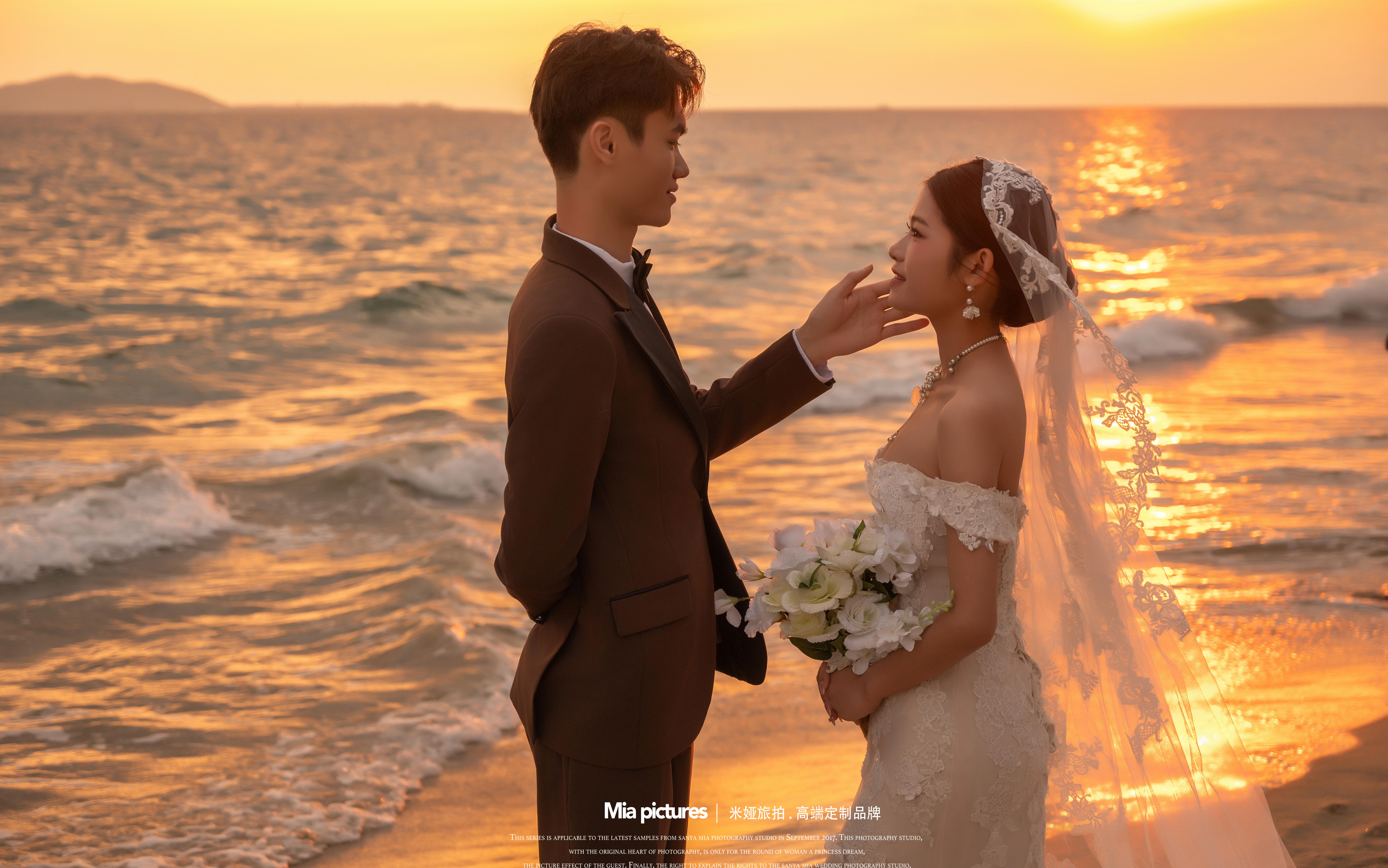 氛圍感拉滿的夕陽海邊婚紗照??