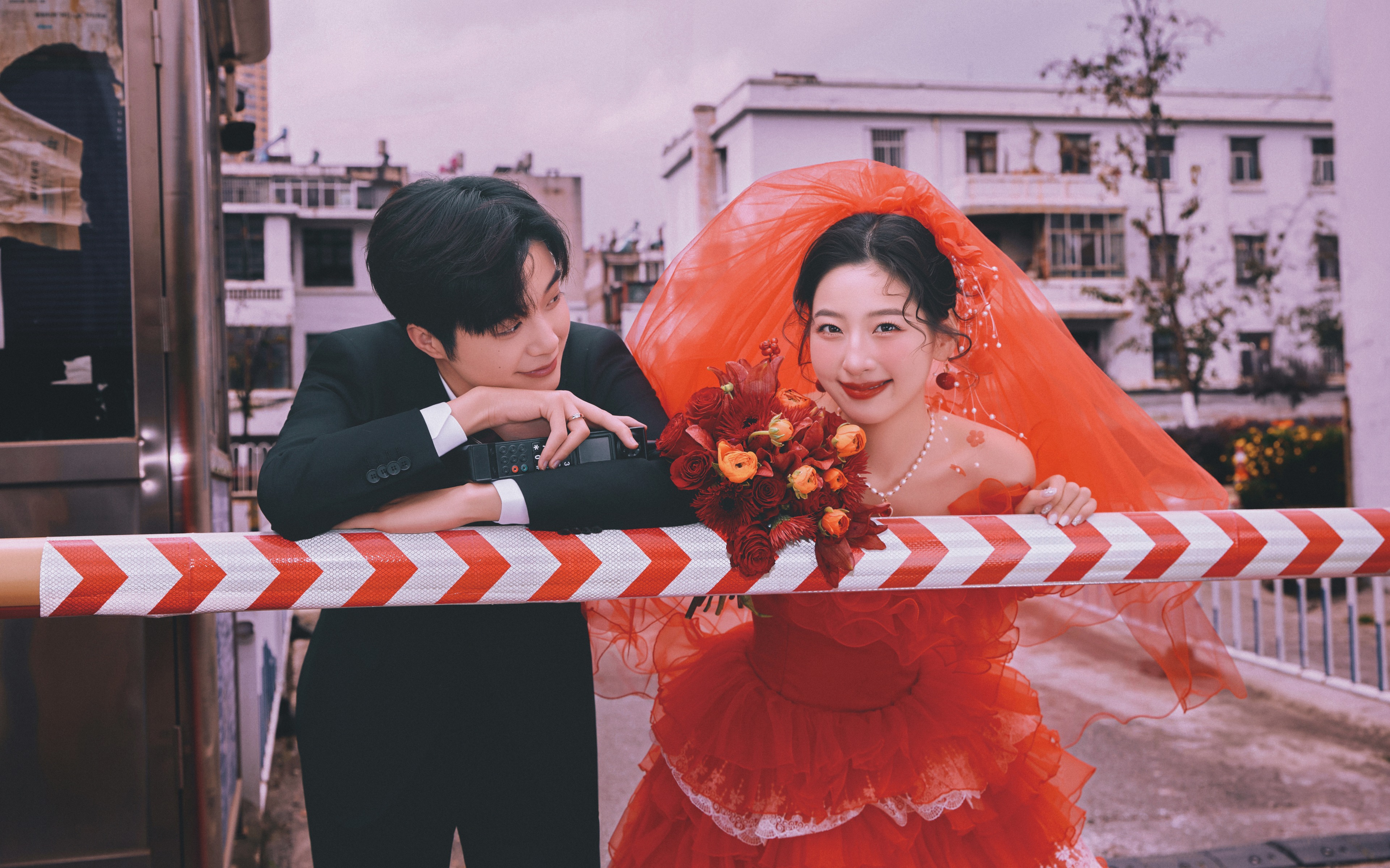 “欢迎来到80年代”经济上行时期的婚纱照