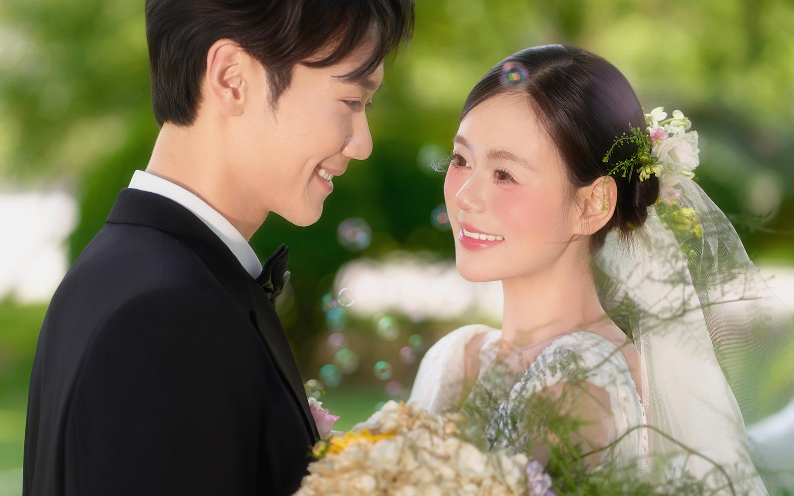 【打卡必拍】森系草坪婚紗照