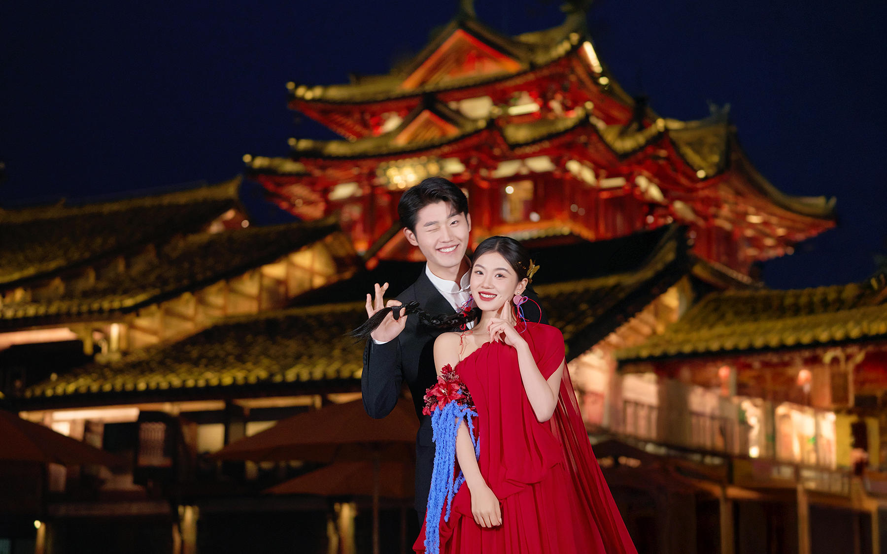 绝了！古镇夜景婚纱照美到心尖