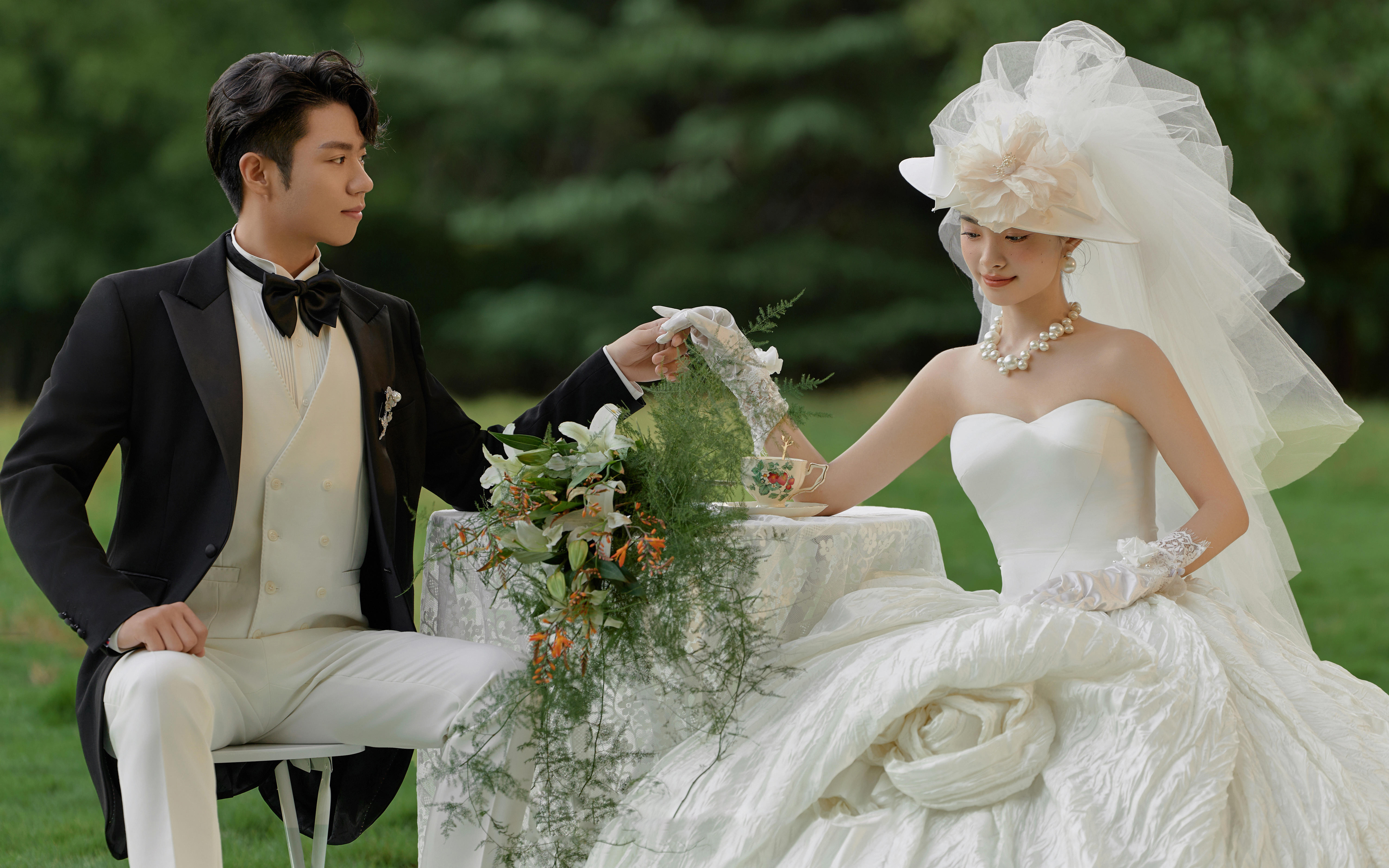 【施华洛艺格】森系草坪法式婚纱照