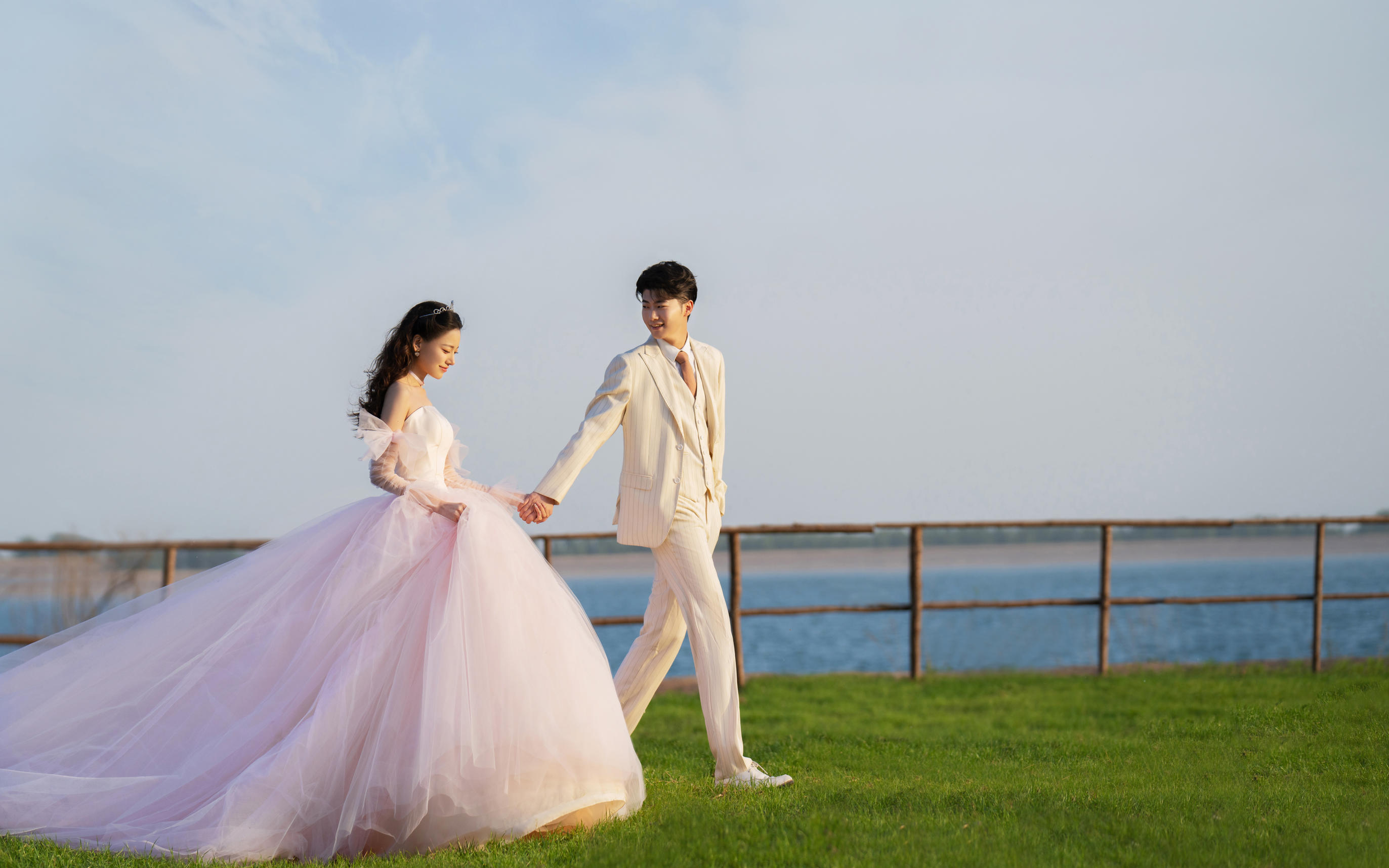 去湖边吧！一定很浪漫