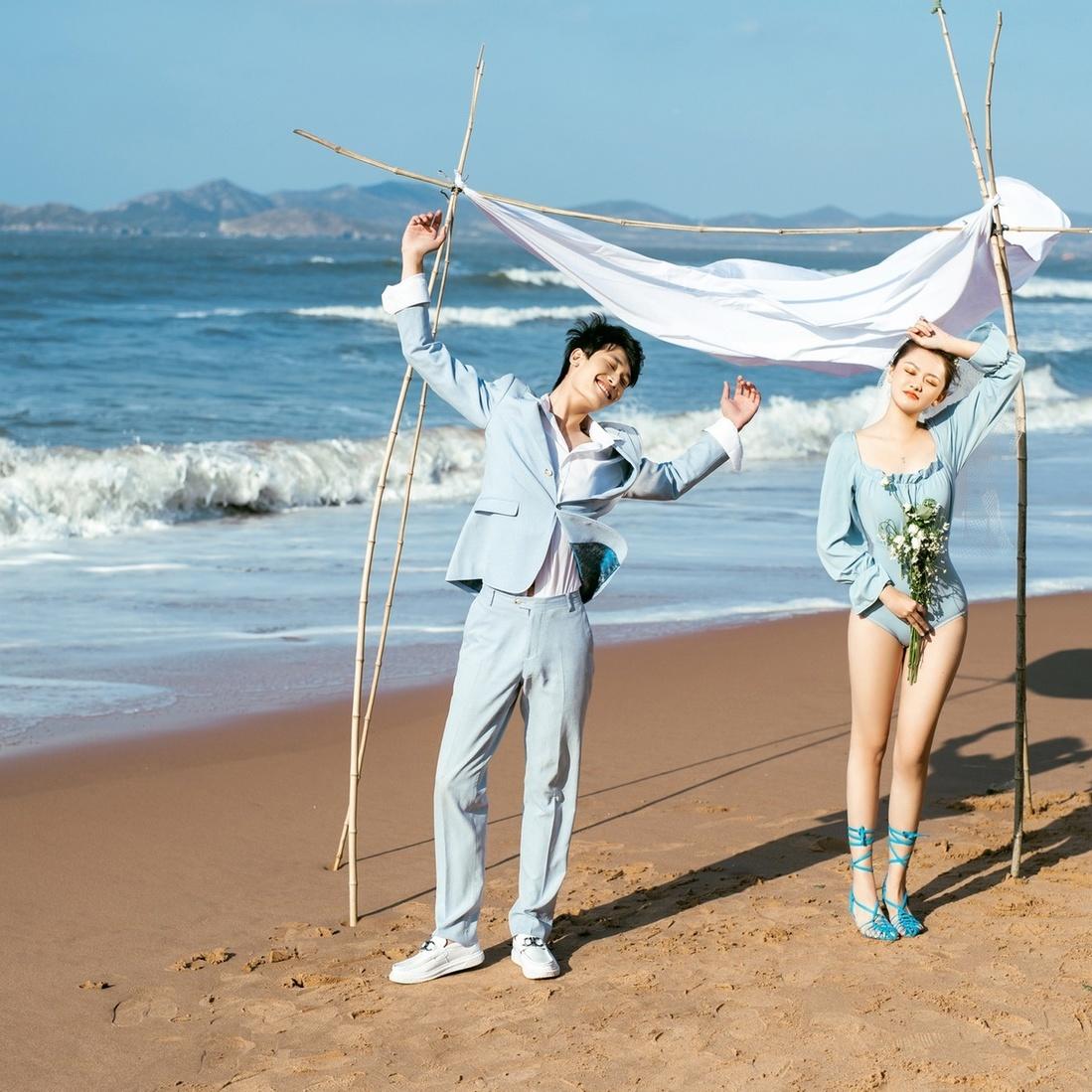 浪漫海边婚纱照，有你在皆是浪漫