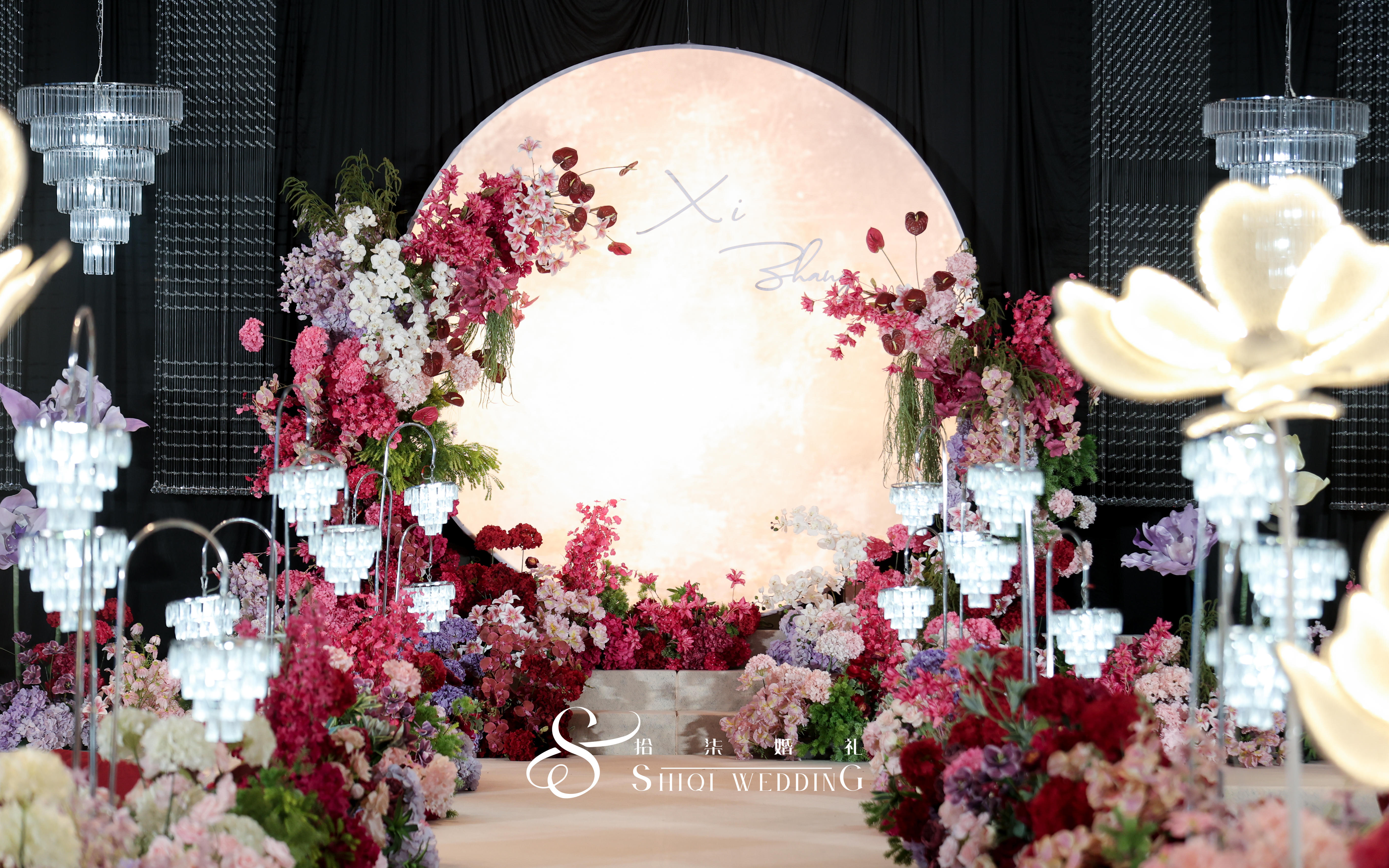 小預(yù)算水晶燈箱玫紅色婚禮「拾柒婚禮」