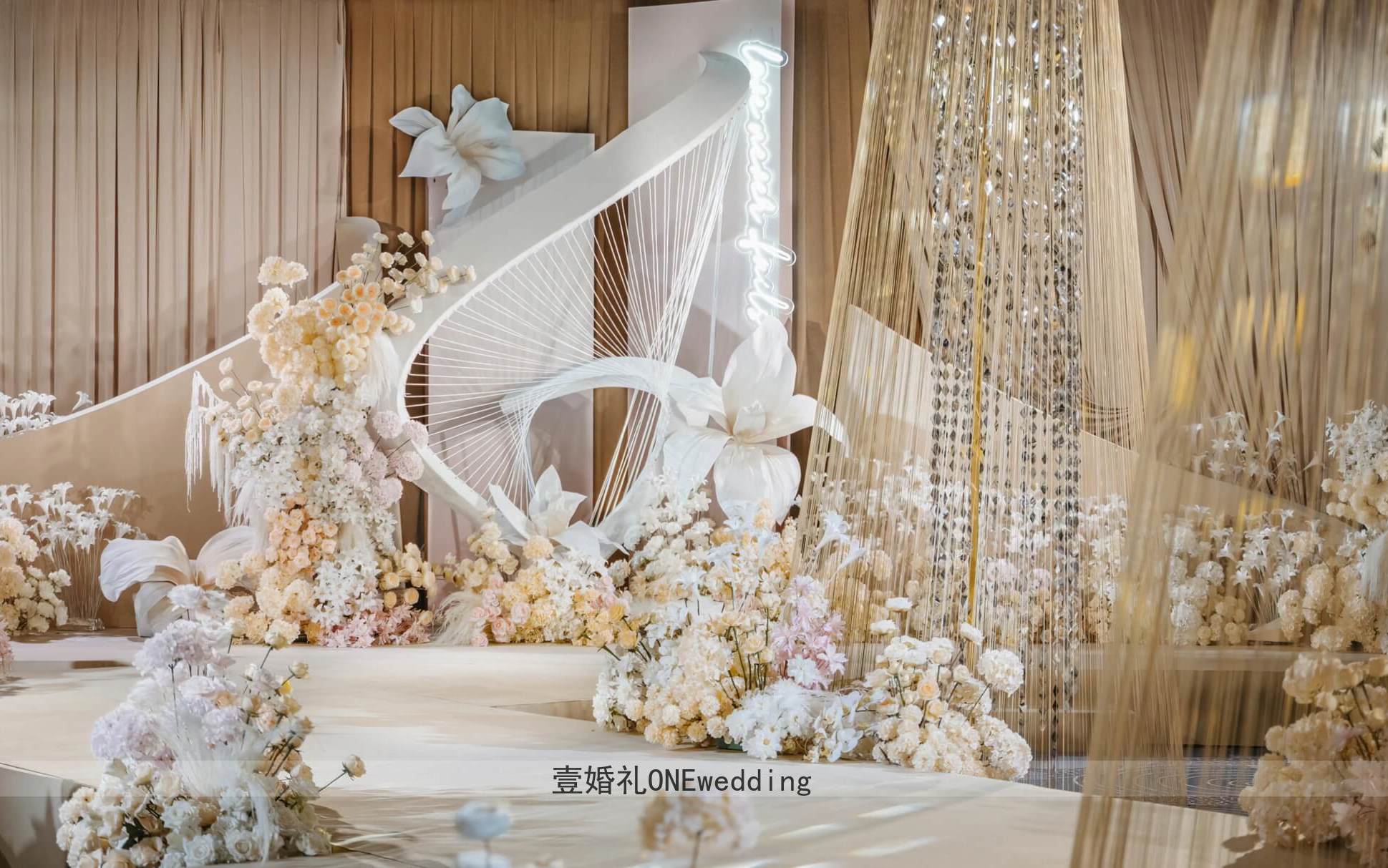 西式轻奢香槟婚礼，简约中尽显温柔仪式感