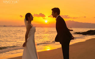 电影质感丨海边夕阳婚纱照氛围感绝了