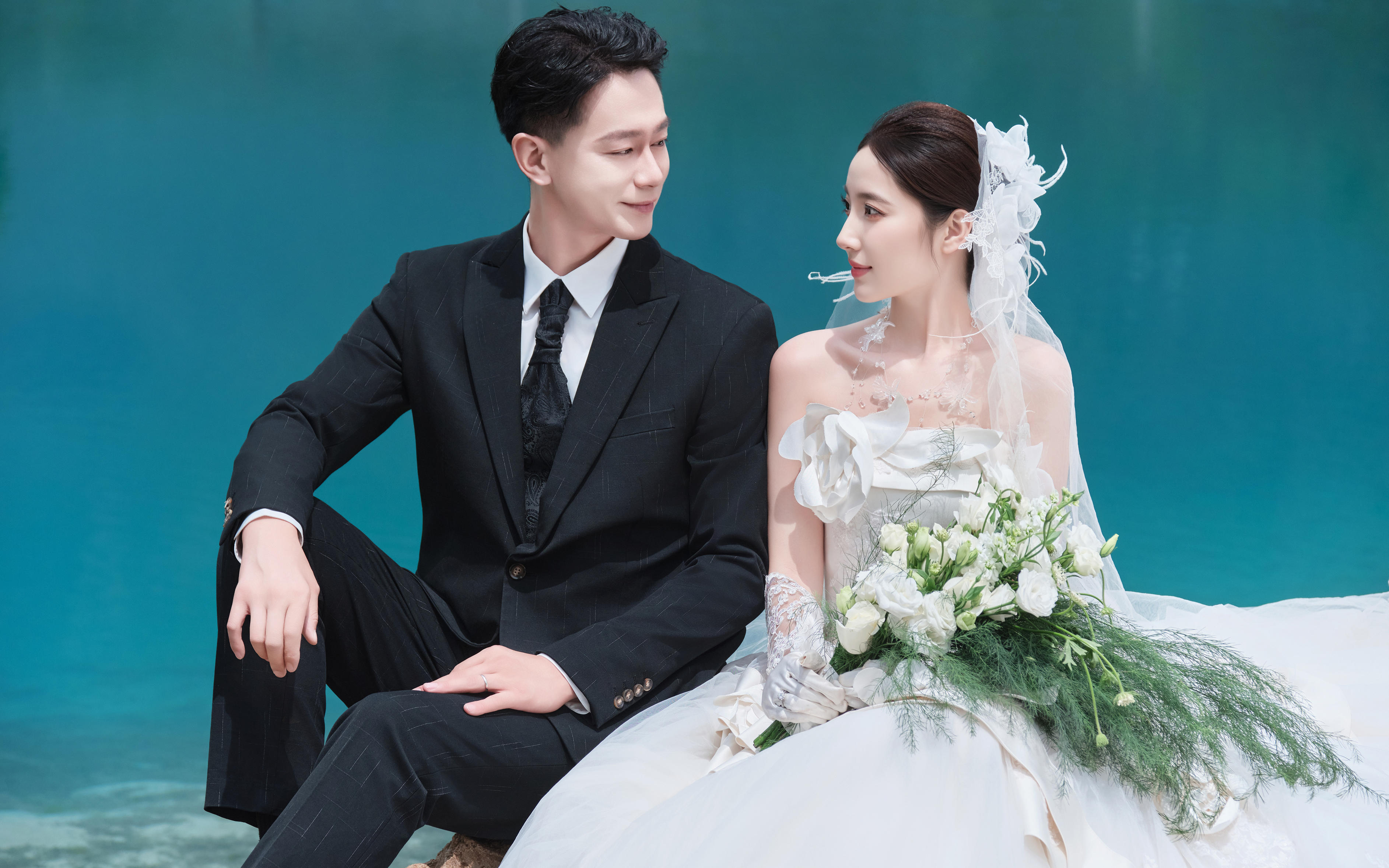 丽江婚纱照｜我们把婚戒浸入蒂芙尼蓝