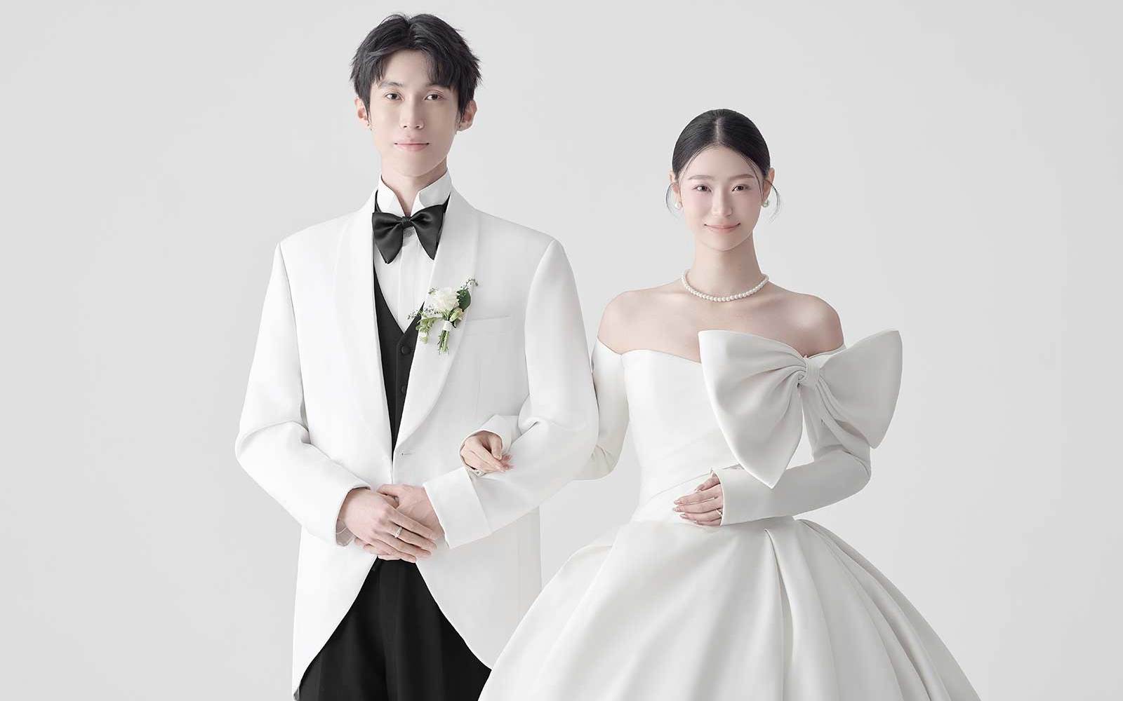 难怪都在拍极简风主纱婚纱照❤确实香