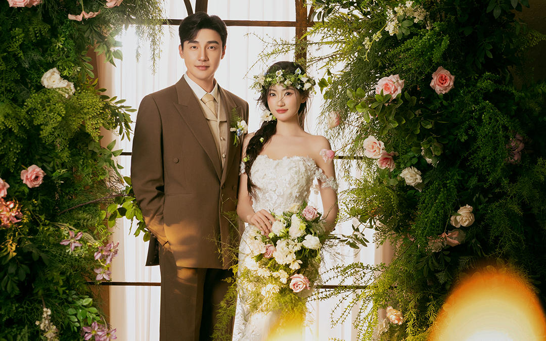 又幸福了！拍到了少女感满分的花环婚纱照💐