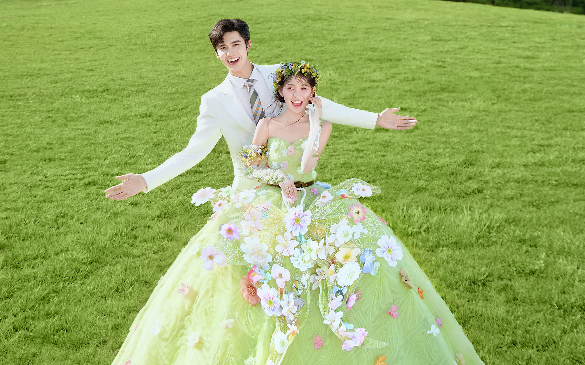 把婚紗照藏進(jìn)森系??像闖進(jìn)現(xiàn)實(shí)版綠野仙蹤