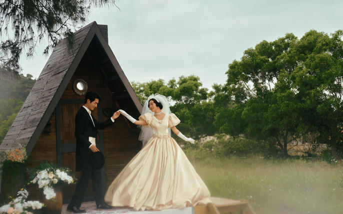 复古小木屋婚纱照，诠释另一种浪漫的可能
