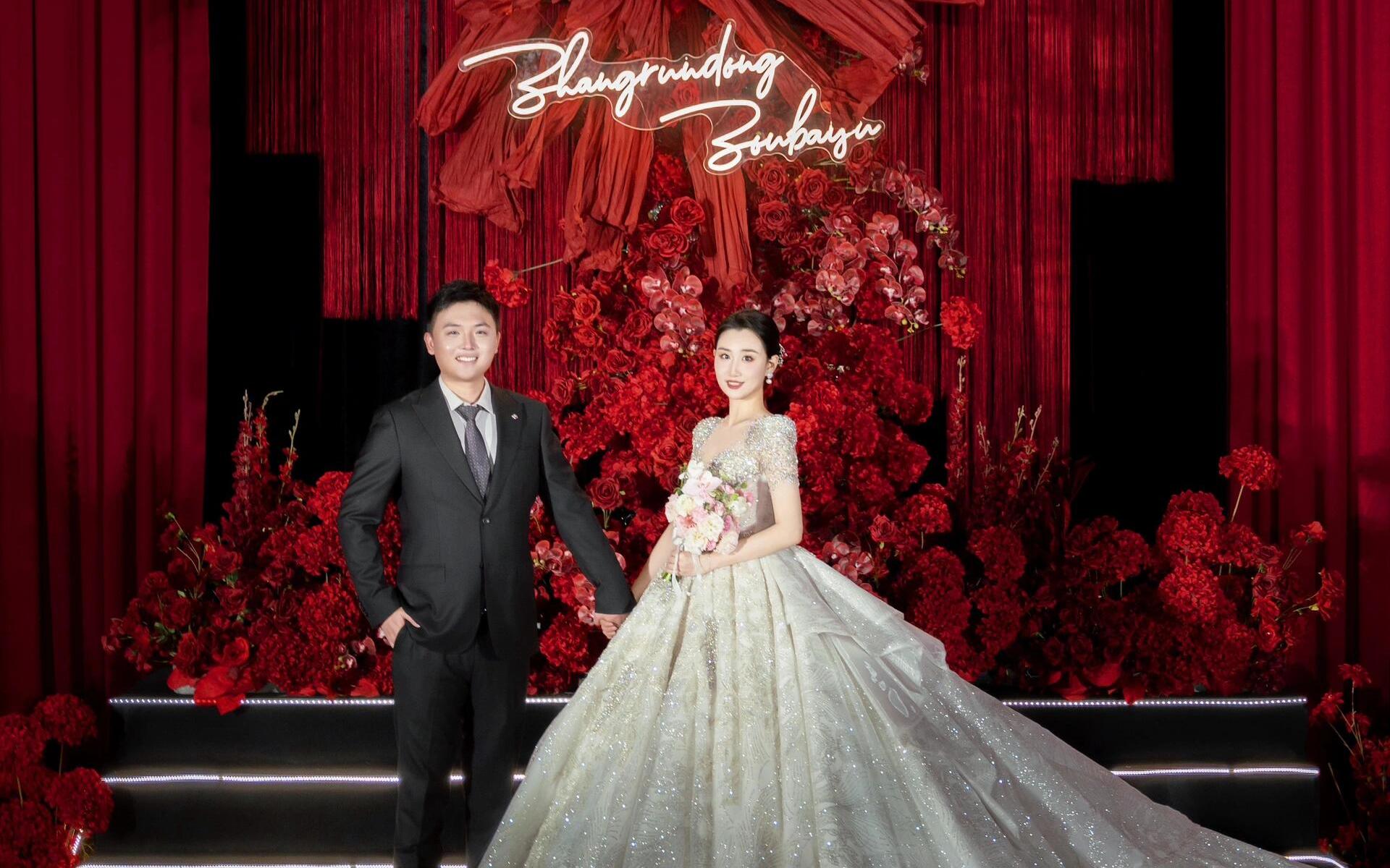 酒店红色布艺秀场风