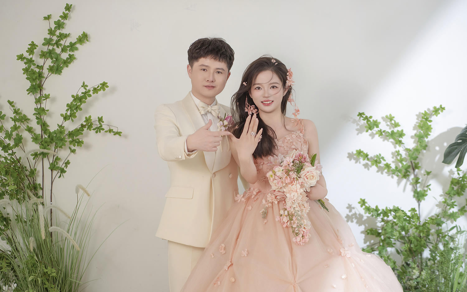 Ms Huang & Mr Lu